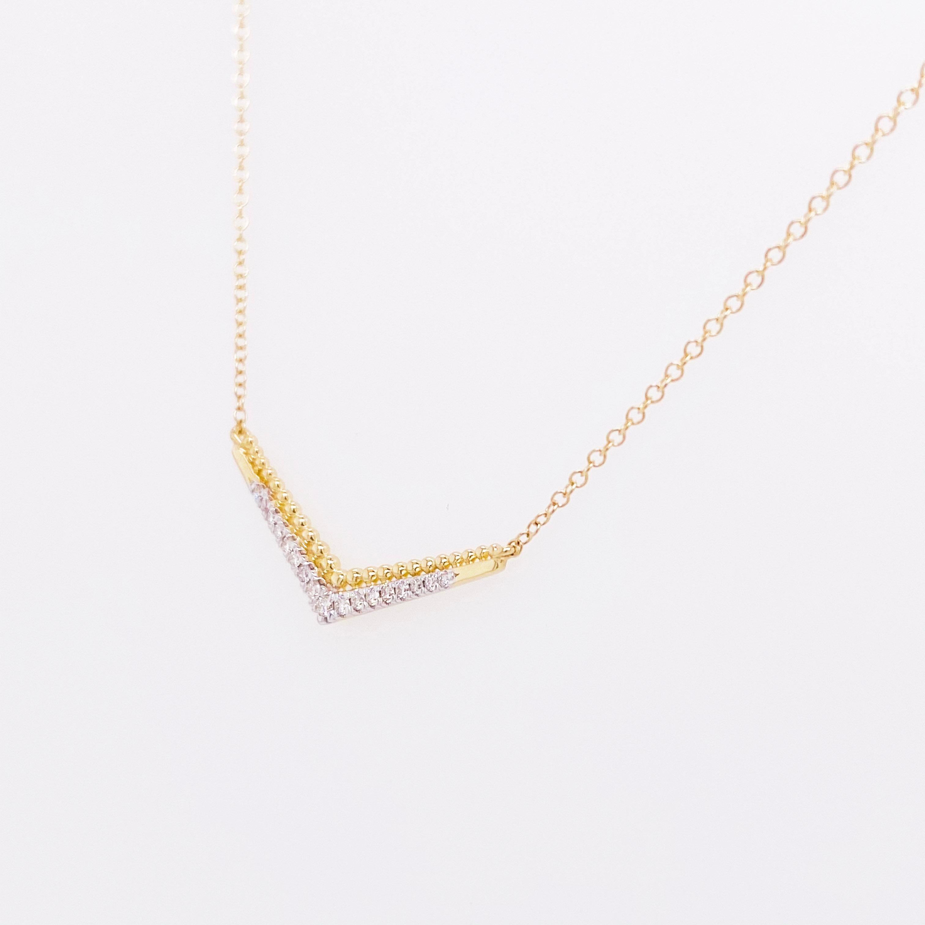 Contemporain Collier à barres de diamants en or jaune 14 carats, chevron et perles, NK5943Y45JJ en vente