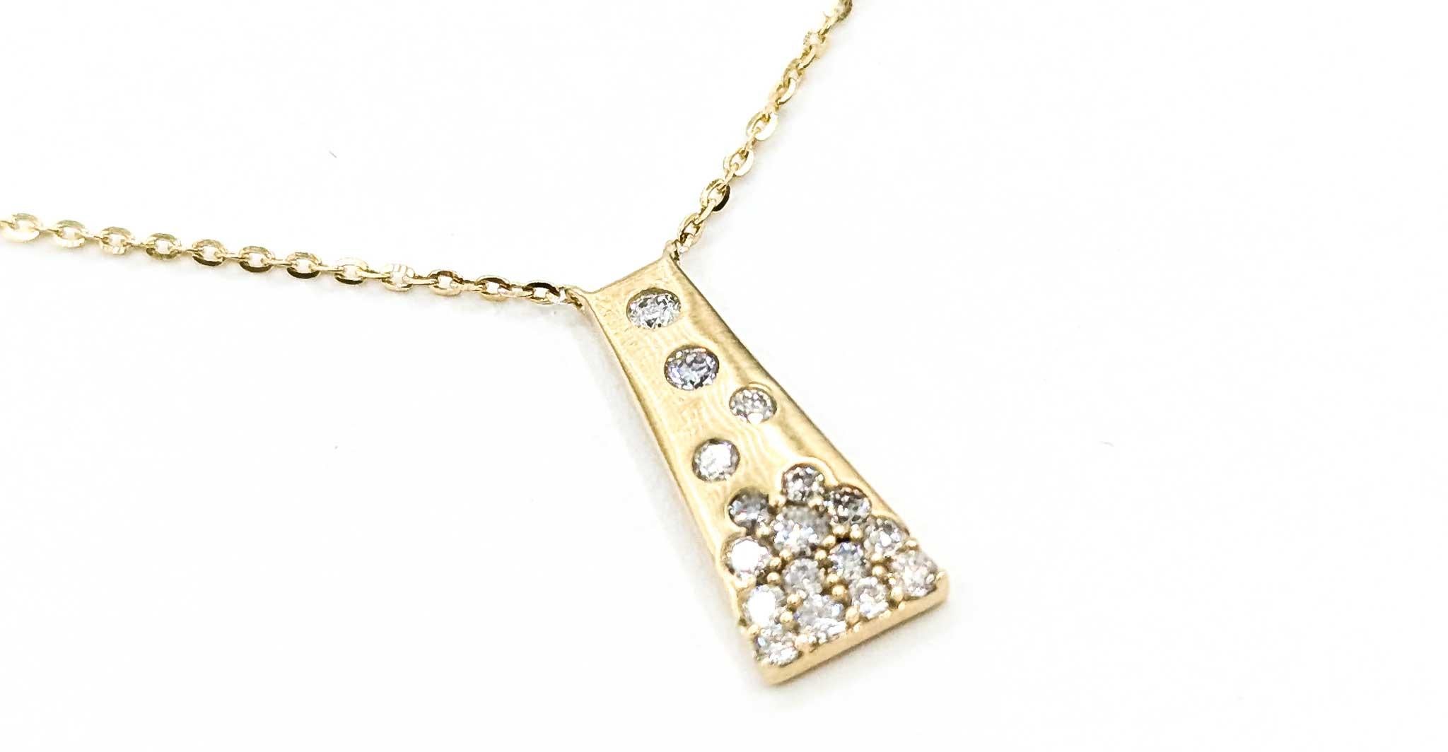 Collier à barres de diamants en or jaune 14k Excellent état - En vente à Bloomington, MN