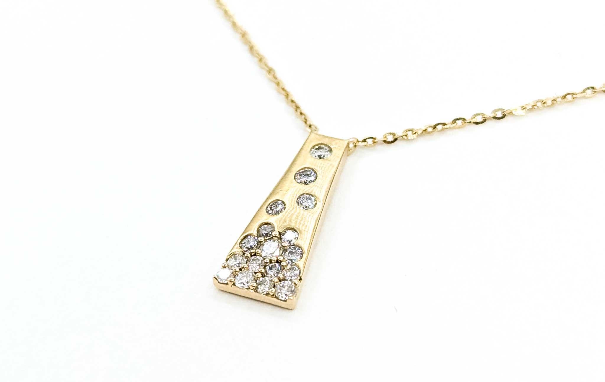 Collier à barres de diamants en or jaune 14k Pour femmes en vente