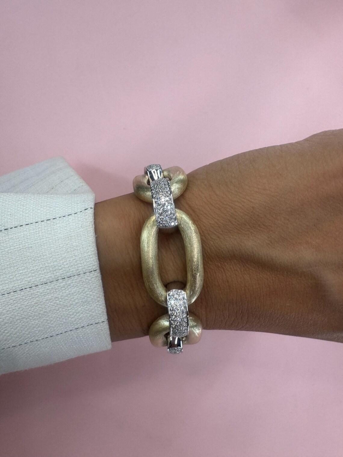 Women's Diamond Bar Oval Satin Finish Link Bracelet 1.82 Carats 14 Karat Yellow Gold