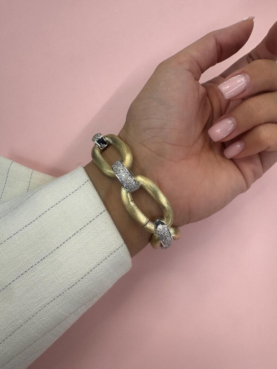 Diamond Bar Oval Satin Finish Link Bracelet 1.82 Carats 14 Karat Yellow Gold 2