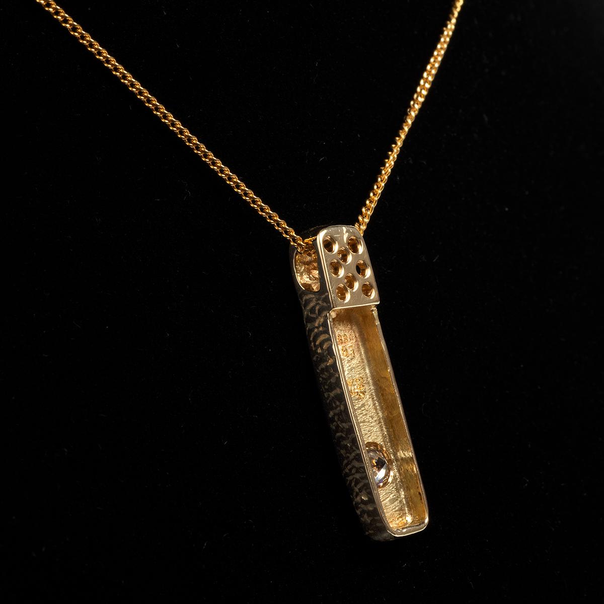 Women's or Men's Diamond Bar Pendant & Chain, 18 Carat Yellow Gold Chain. For Sale
