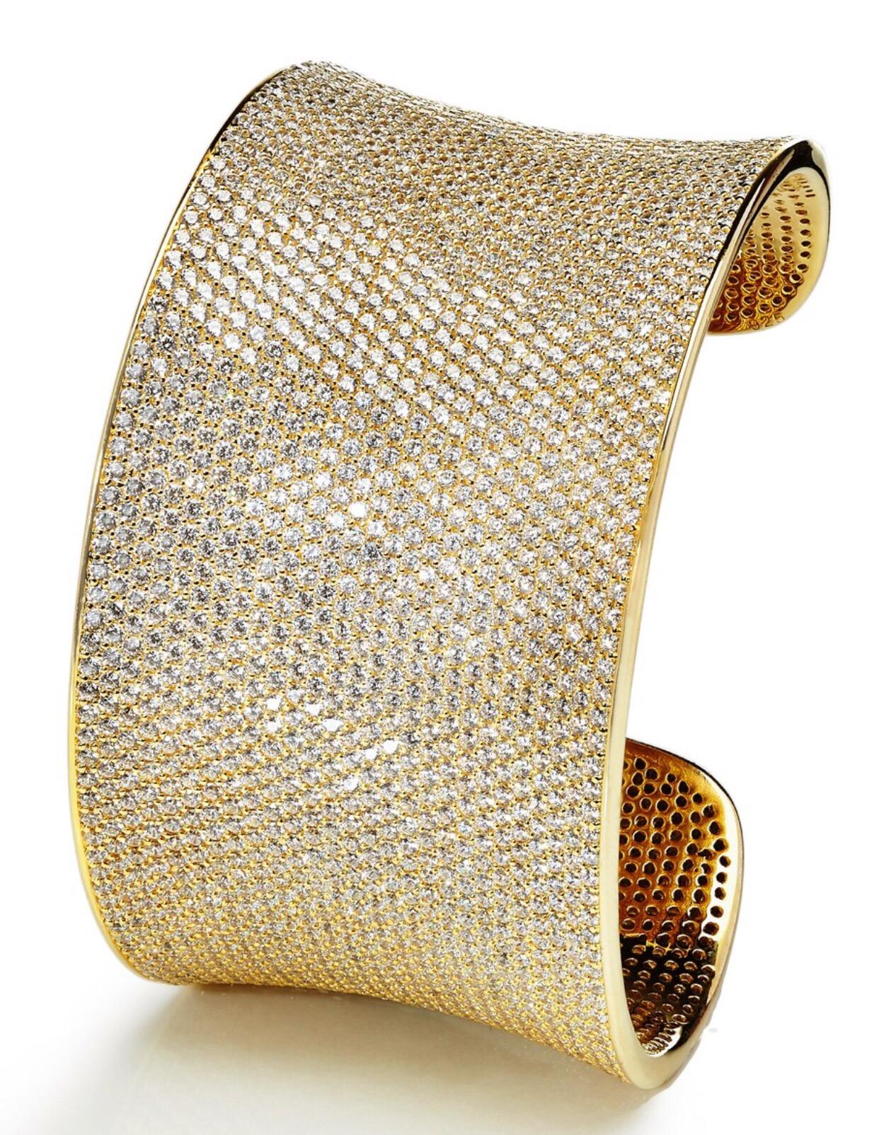 Diamond Bespoke 47 Carat Bangle 18 Karat White Gold Wide Cuff Dazzling Bracelet In New Condition For Sale In London, GB