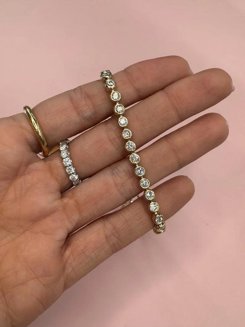 Diamond Bezel Bolo Tennis Bracelet 2.85 Carats 14 Karat Yellow Gold 2.85 Carats In New Condition For Sale In New York, NY