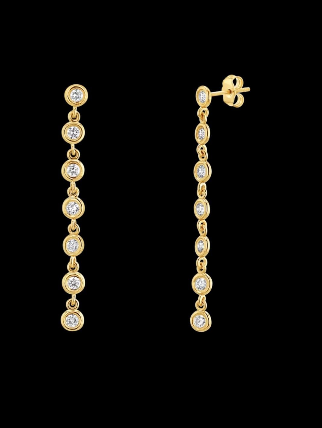 Boucles d'oreilles pendantes en or jaune massif 14K avec diamants. Neuf - En vente à Chicago, IL