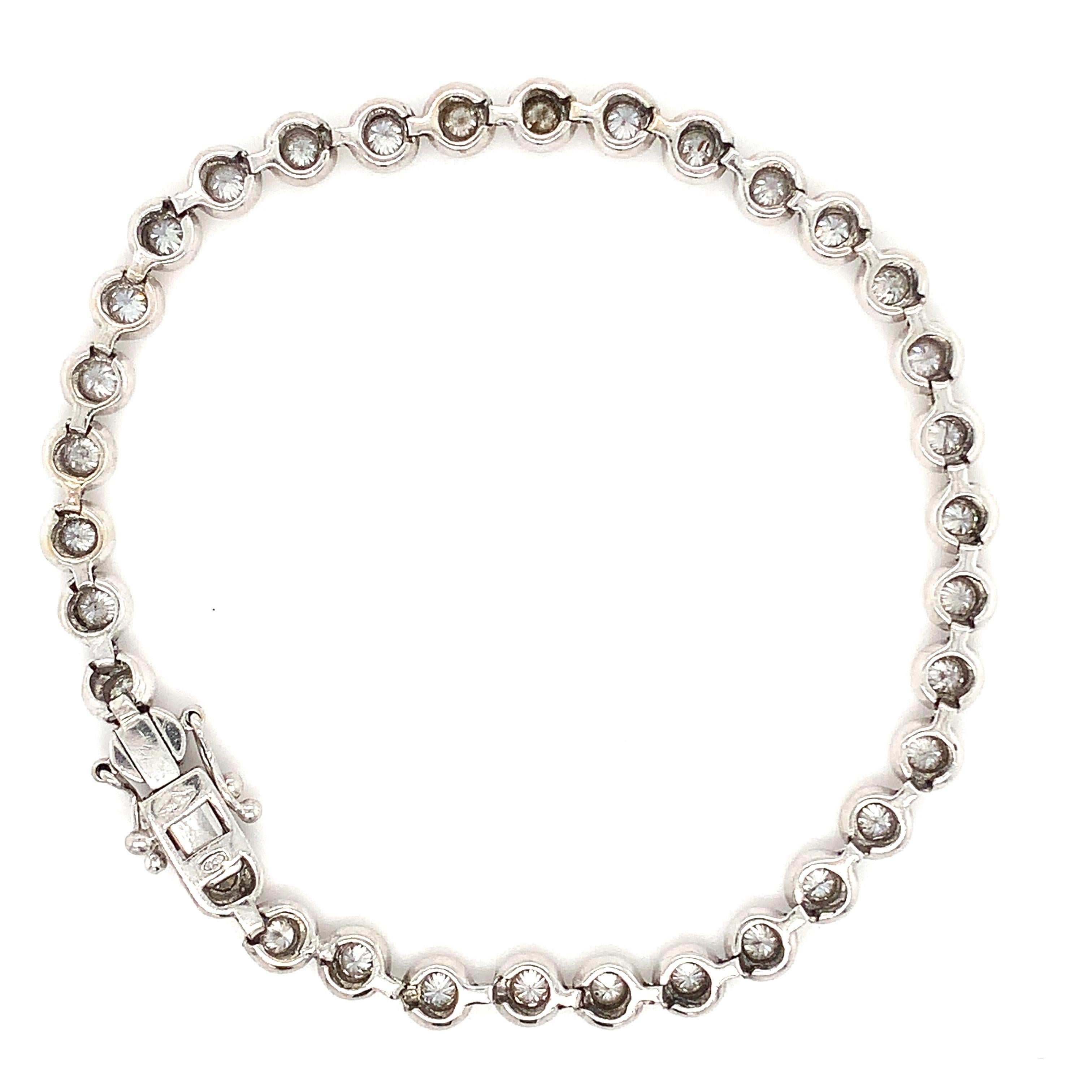 Diamond bezel rubover tennis bracelet 18k white golst In New Condition For Sale In London, GB