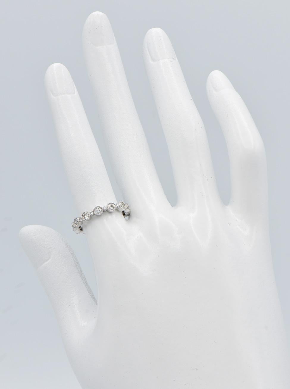 Round Cut Diamond Bezel Set Alternate Ring For Sale