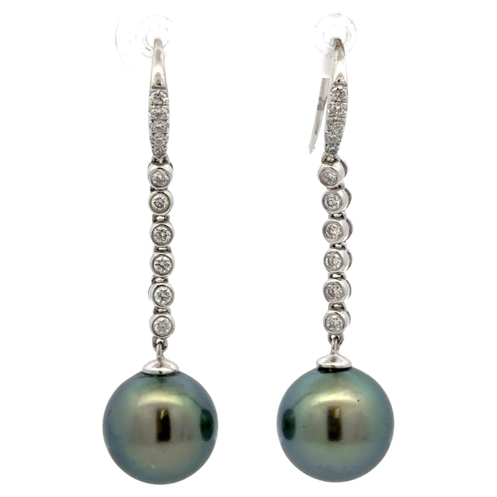 Orecchini pendenti con diamante con castone di Tahiti 0,34 carati 11-12 mm in oro bianco 18KT