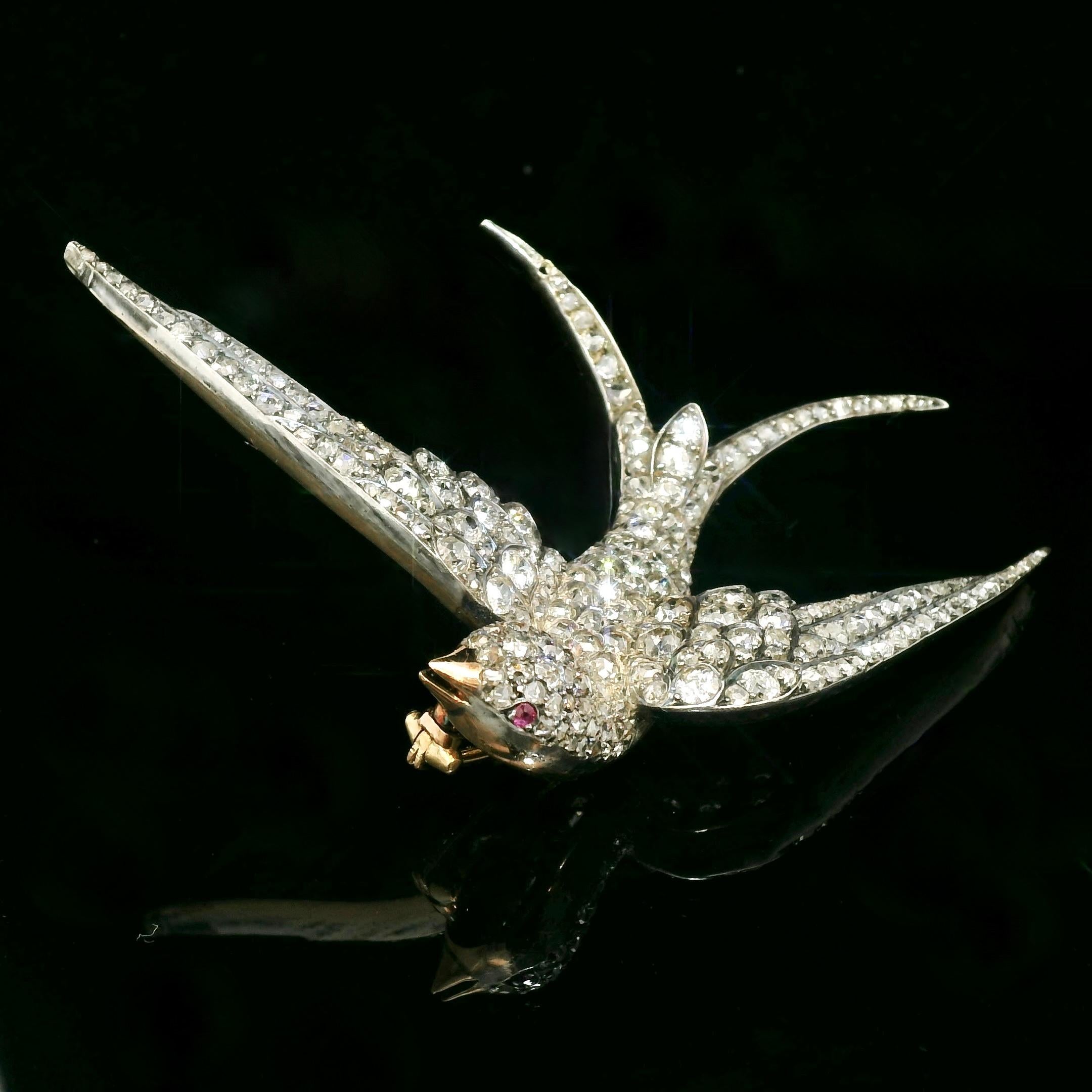 Taille vieille Europe Broche oiseau en or et argent en vente