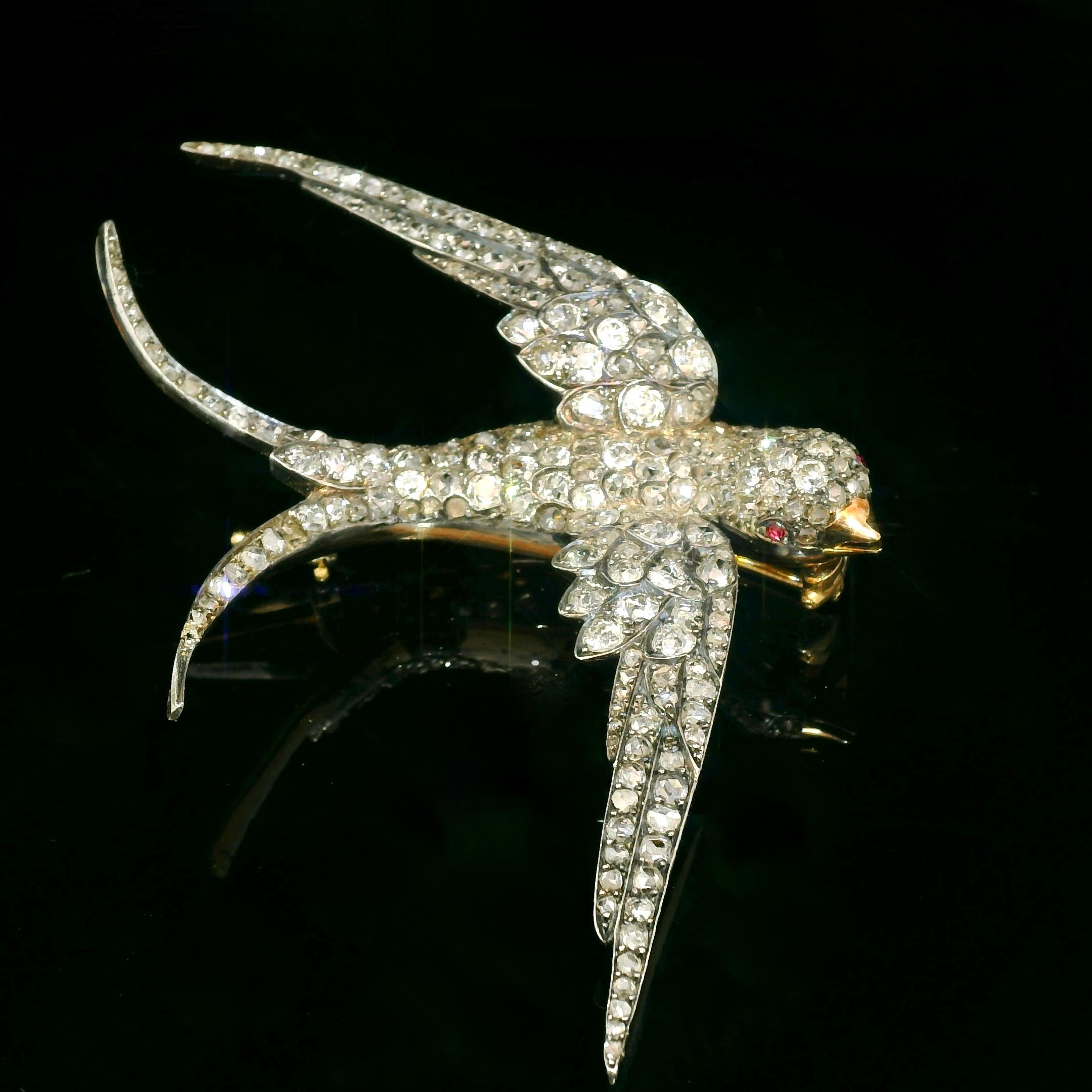 Broche oiseau en or et argent Unisexe en vente