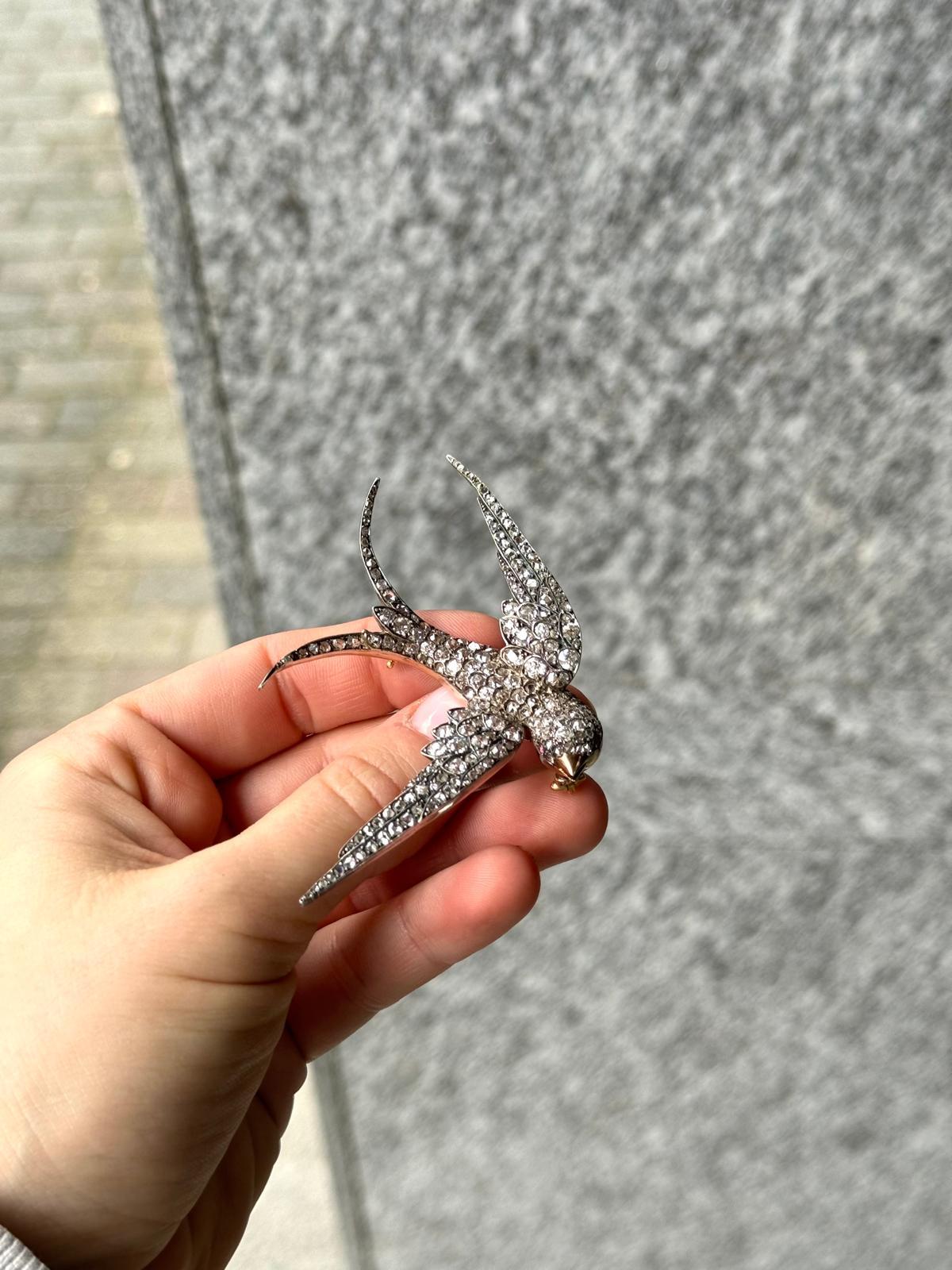 Broche oiseau en or et argent en vente 2