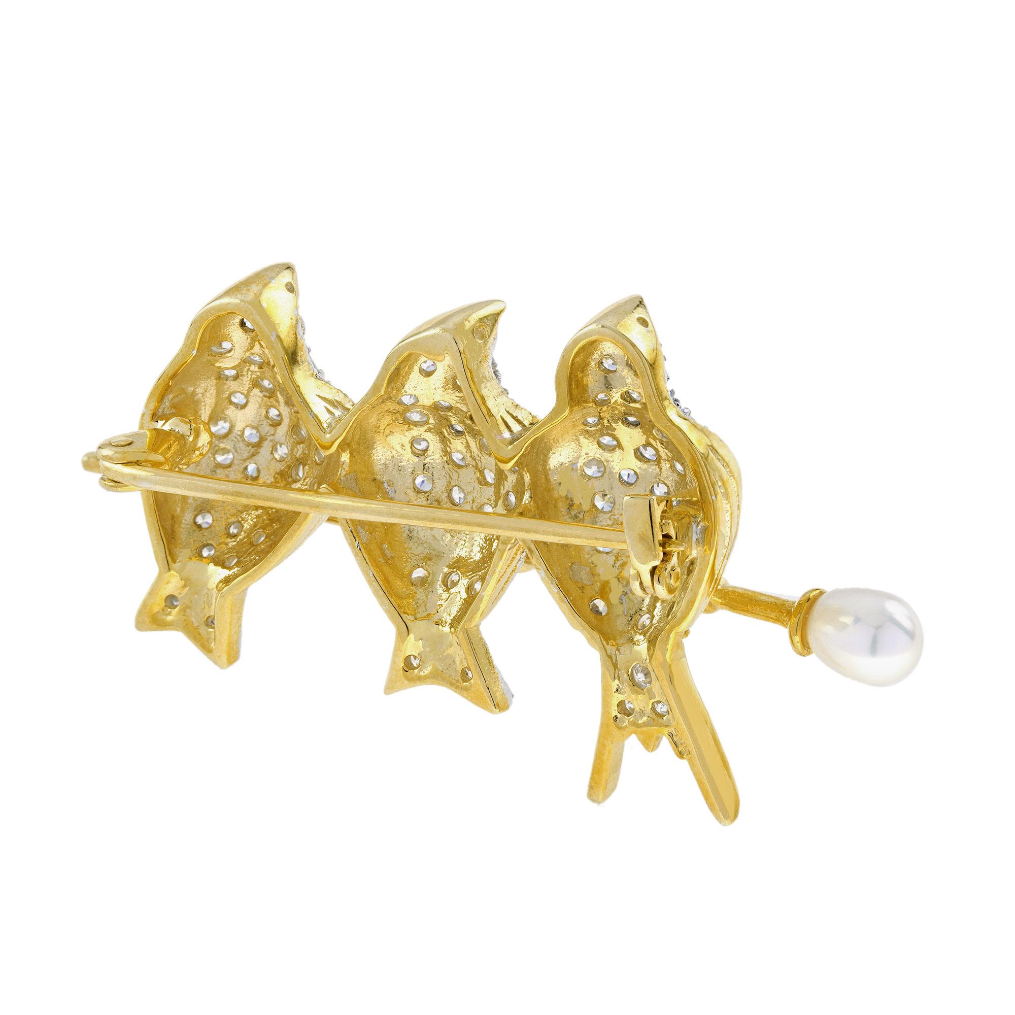 Diamant Vögel auf einem Perlen Branch Vintage-Stil Brosche in 18K Zwei-Ton-Gold (Rundschliff) im Angebot