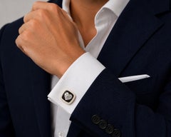 Gemelli a forma di cuore con diamante (pietra natale) e smalto bianco, in oro 14 carati, di MEGHNA JEWELS