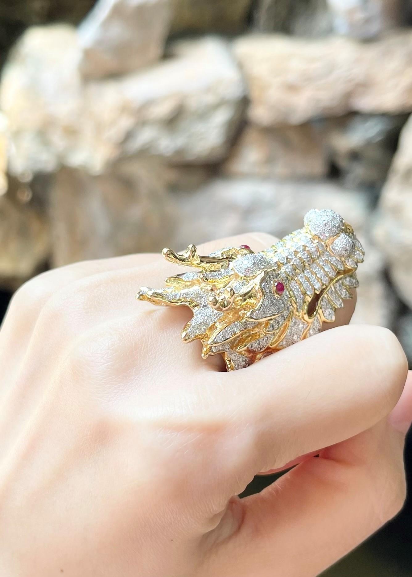 Brilliant Cut Diamond, Black Diamond and Diamond Dragon Ring set in 18K Gold Settings For Sale