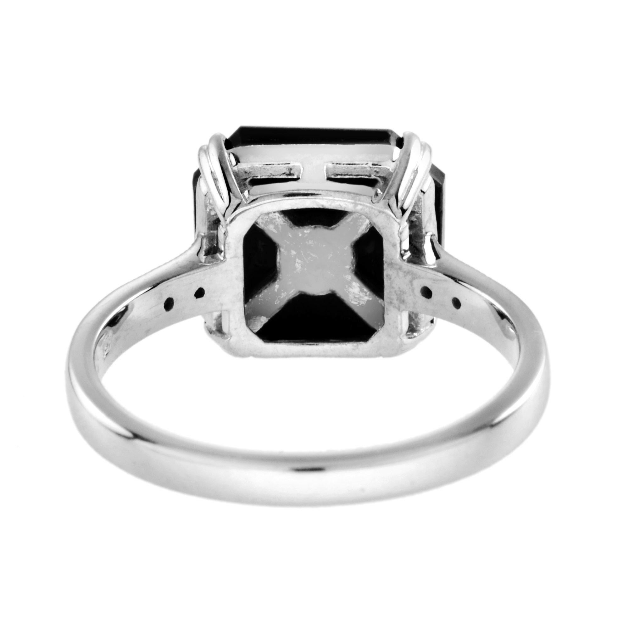 Taglio rotondo Anello con diamante e onice ottagonale nero in stile Art Deco con alone unico in oro bianco 14 carati in vendita