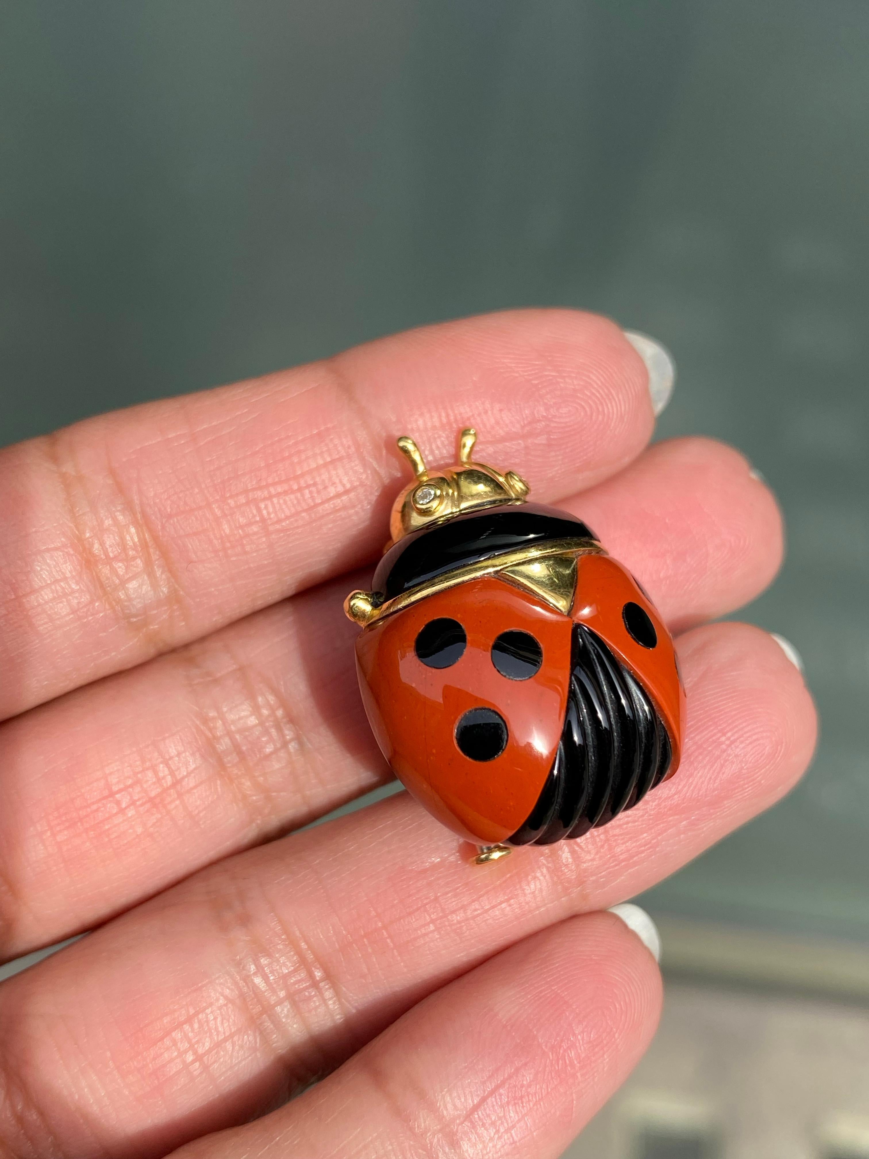 Brilliant Cut Diamond, Black Onyx and Carnelian 18 Carat Yellow Gold Ladybird Clip Brooch For Sale