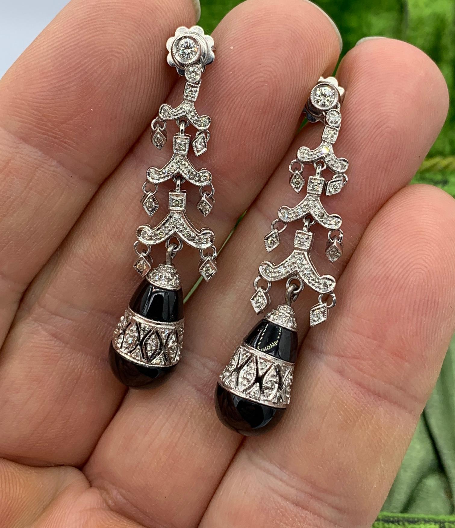 Diamond Black Onyx Dangle Drop Earrings 18 Karat White Gold Antique In Excellent Condition For Sale In New York, NY