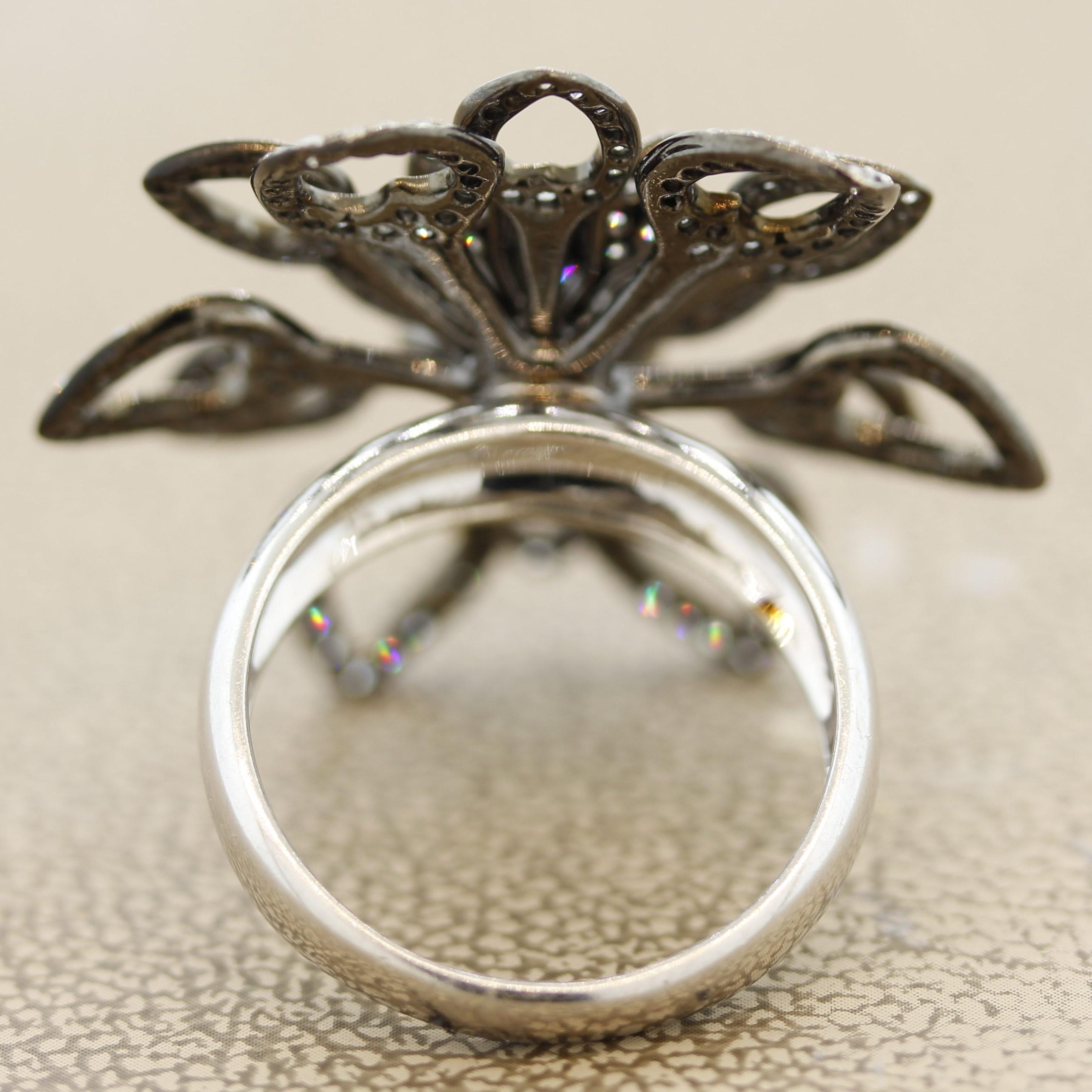 Diamond Black-Rhodium Gold Flower Ring In New Condition For Sale In Beverly Hills, CA