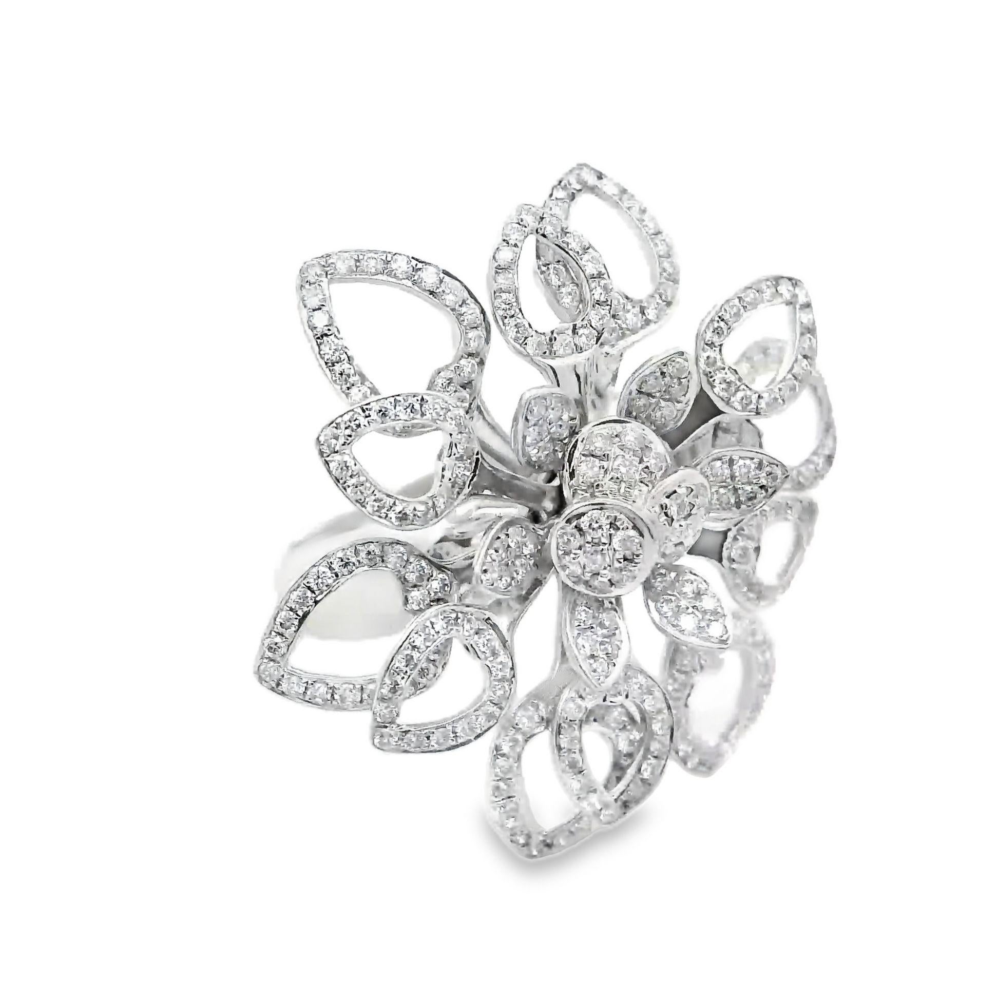 Anillo Flor Diamante Oro Blanco Corte redondo en venta