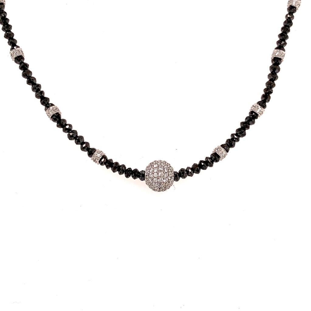 Diamant-Halskette in Schwarz-Weiß, 19 TCW, 18k Gold zertifiziert (Moderne) im Angebot