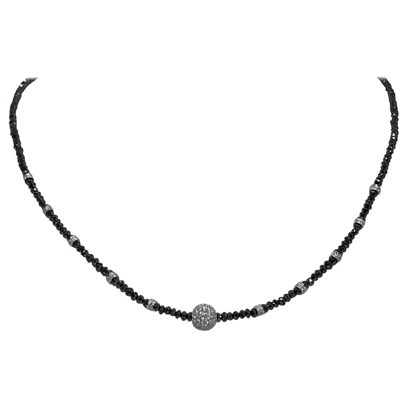 Diamant-Halskette in Schwarz-Weiß, 19 TCW, 18k Gold zertifiziert im Angebot