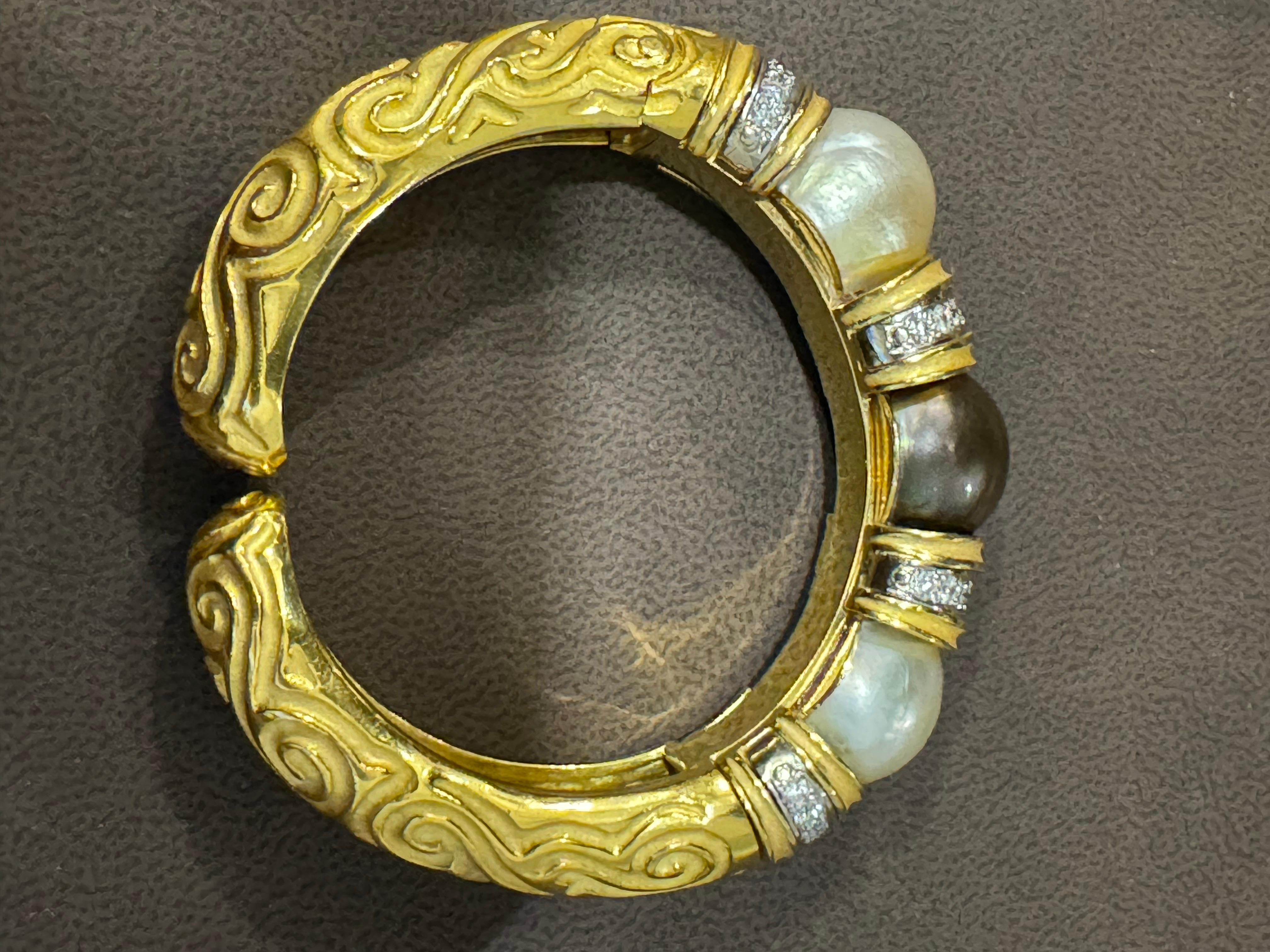 Bracciale con diamanti e perle bianche in oro 18 Kt 115Gm di Robert The Wander Winc in vendita 6