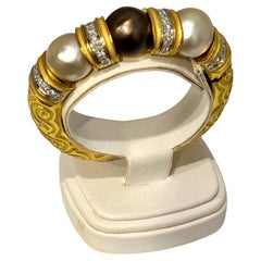 Diamond Black & White Pearl Cuff Bangle 18 Kt Gold 115Gm By Robert Wander Winc