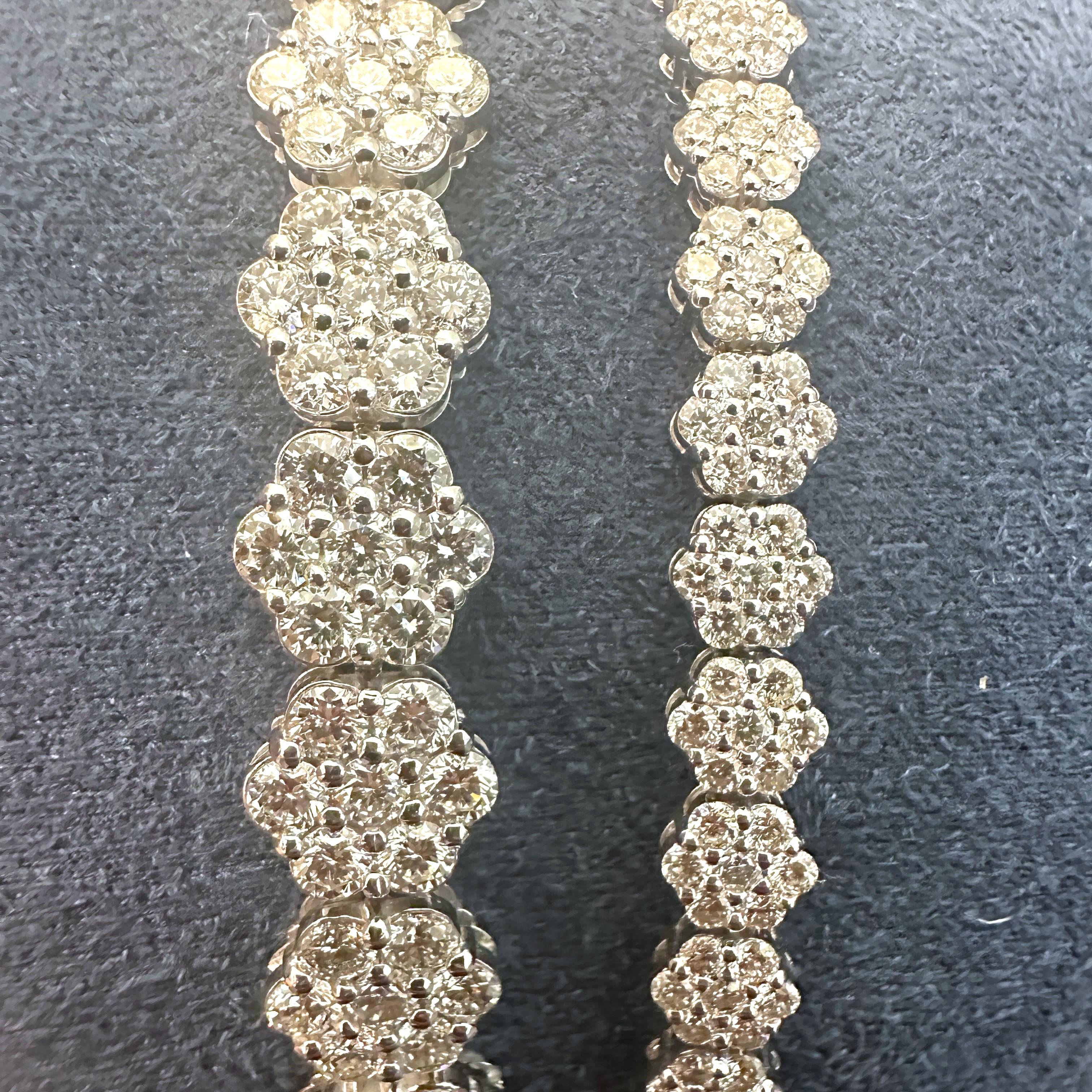 Diamond Blossom Cluster Tennis Bracelet, 13.85 Carats in 14K White Gold For Sale 3