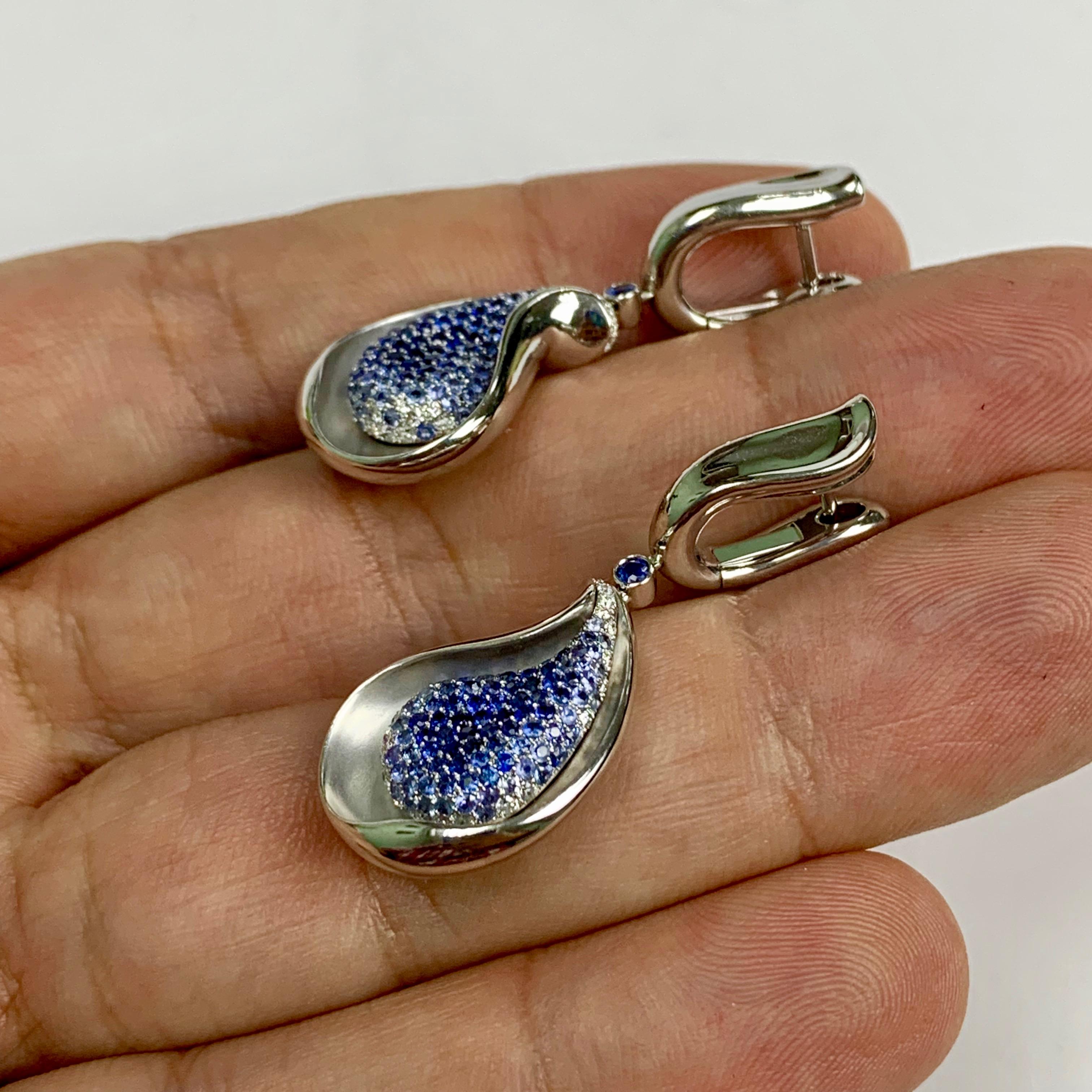 Contemporary Diamond Blue Sapphire 18 Karat White Gold Earrings For Sale