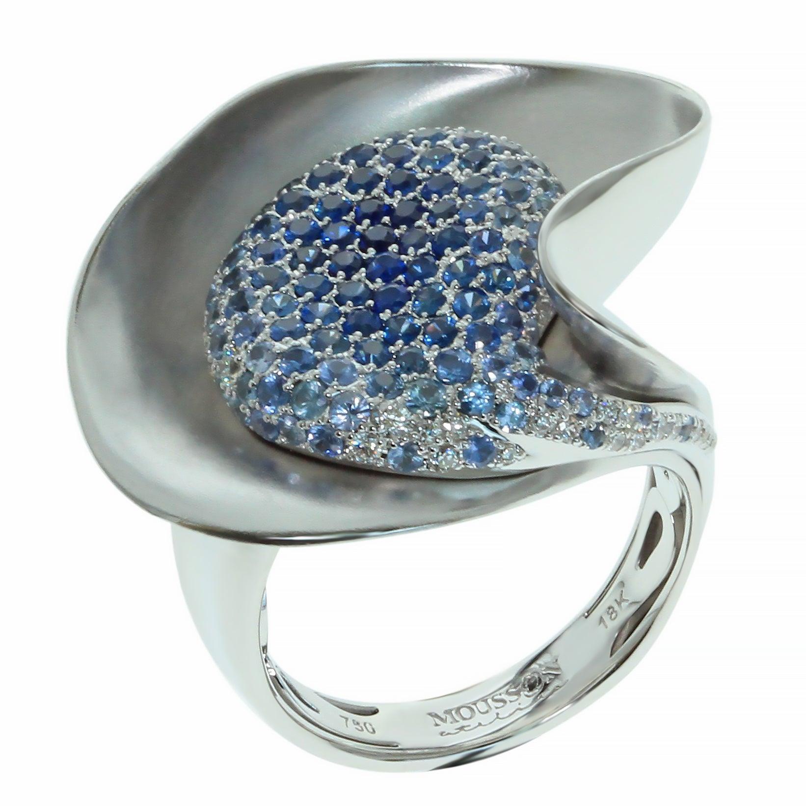 Im Angebot: Diamant Blauer Saphir Ring aus 18 Karat Weißgold () 2