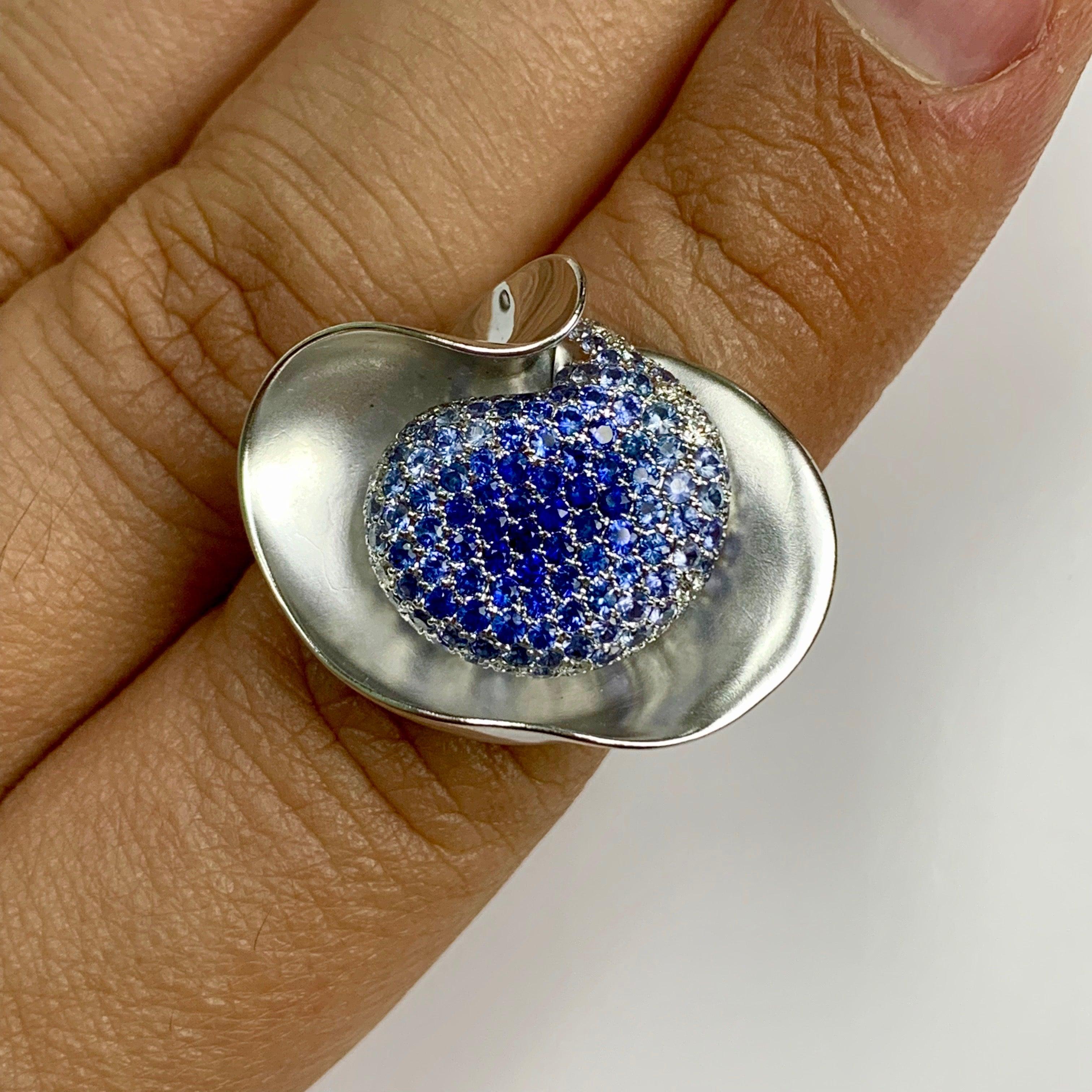 For Sale:  Diamond Blue Sapphire 18 Karat White Gold Ring 8
