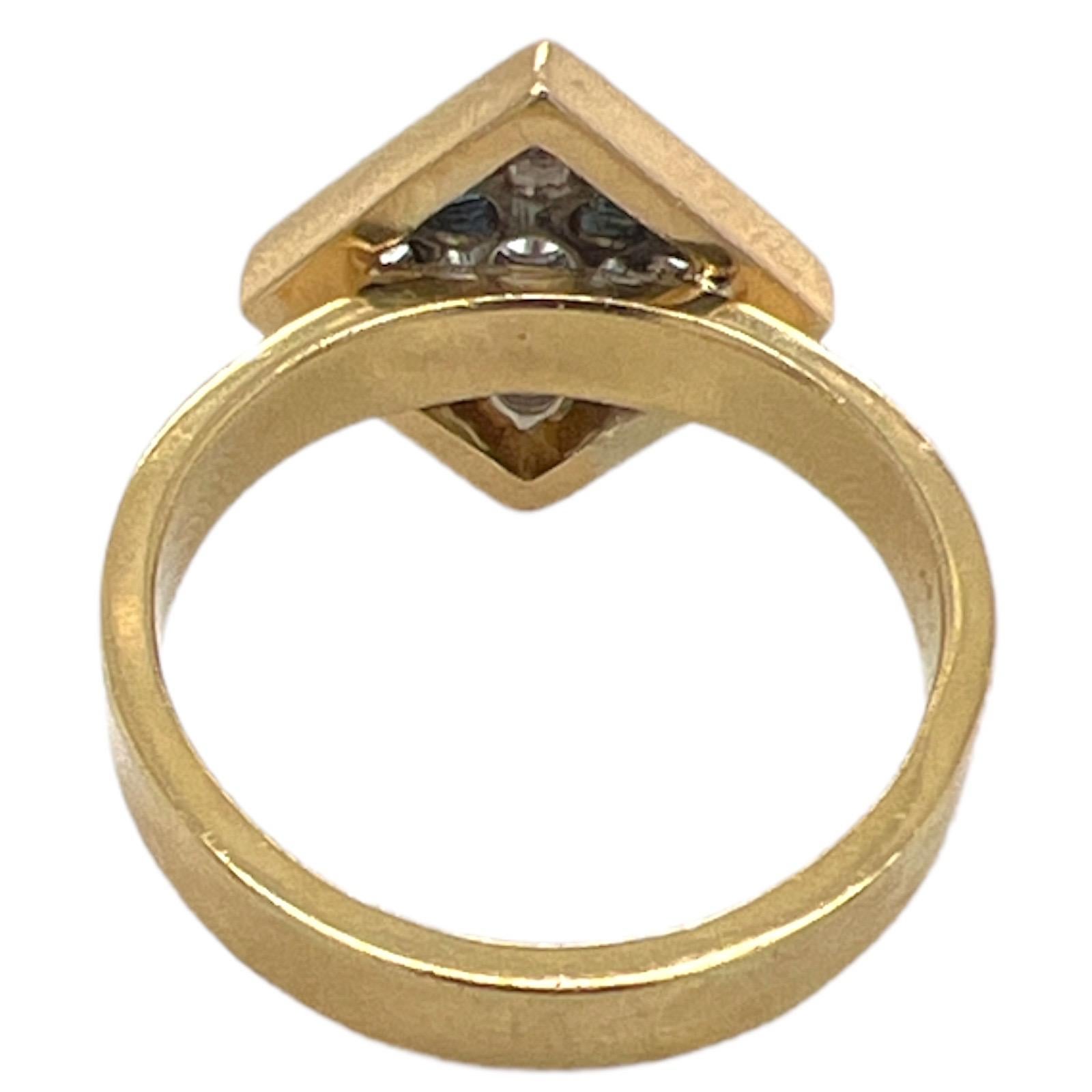 Diamond Blue Sapphire 18 Karat Yellow Gold Checkerboard Vintage Ring In Excellent Condition In Boca Raton, FL