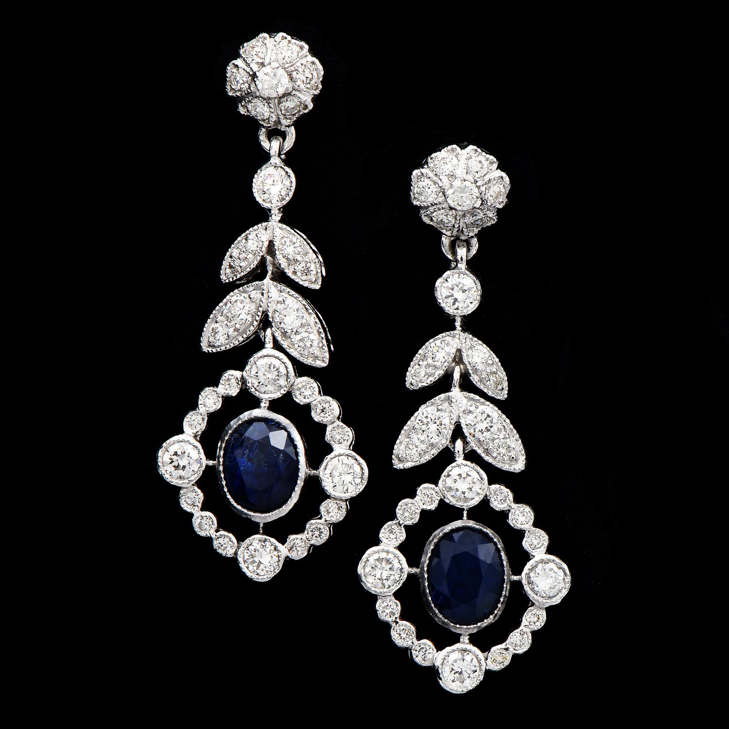 Rétro Orecchini pendenti a fiore con diamante e zaffiro blu in oro bianco 18 carati