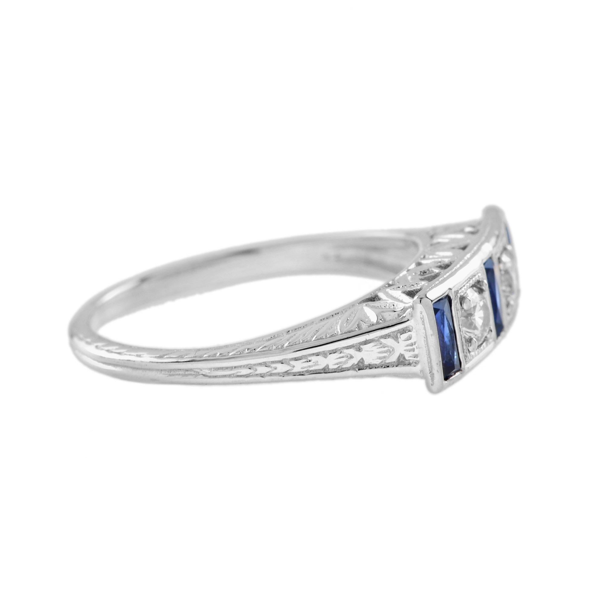 Art déco Bague en or blanc 14K avec diamant et saphir bleu de style ancien en vente