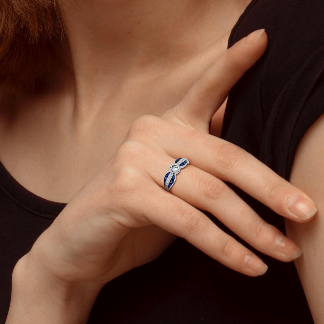 Diamond & Blue Sapphire Art Deco Style 18K White Gold Vintage Style Ring in vendita 1