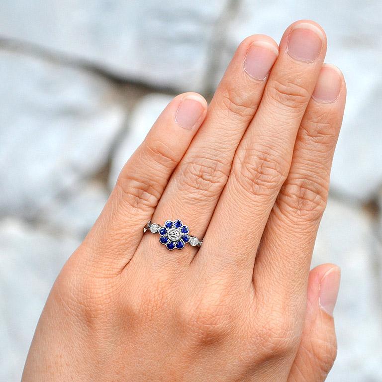 For Sale:  Fleur Daisy Natural Blue Sapphire with Diamond Ring in White Gold 18K 2