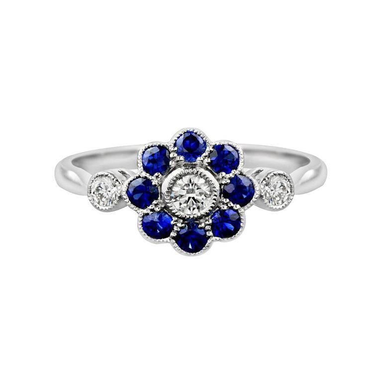 En vente :  Bague Fleur Daisy en or blanc 18 carats avec saphir bleu naturel et diamants