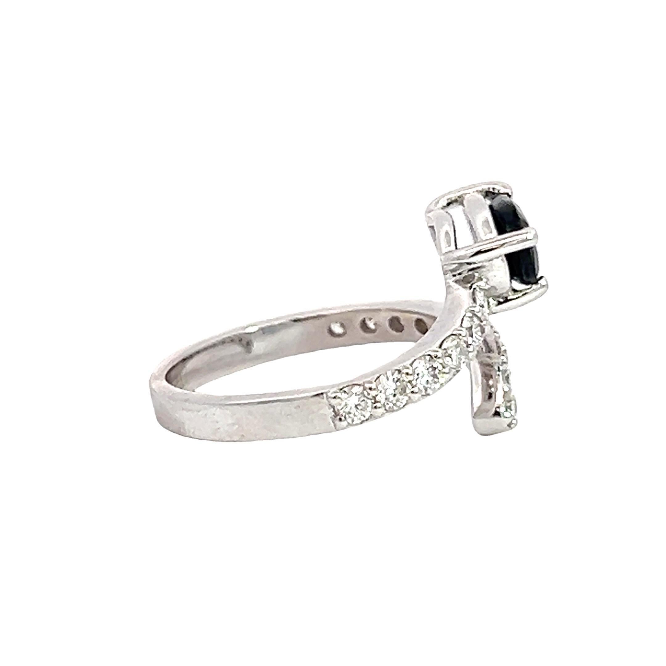 Diamond & Blue Sapphire Ring in 14K White Gold with Natural Diamonds. 1.00ct Sap In New Condition For Sale In Great Neck, NY