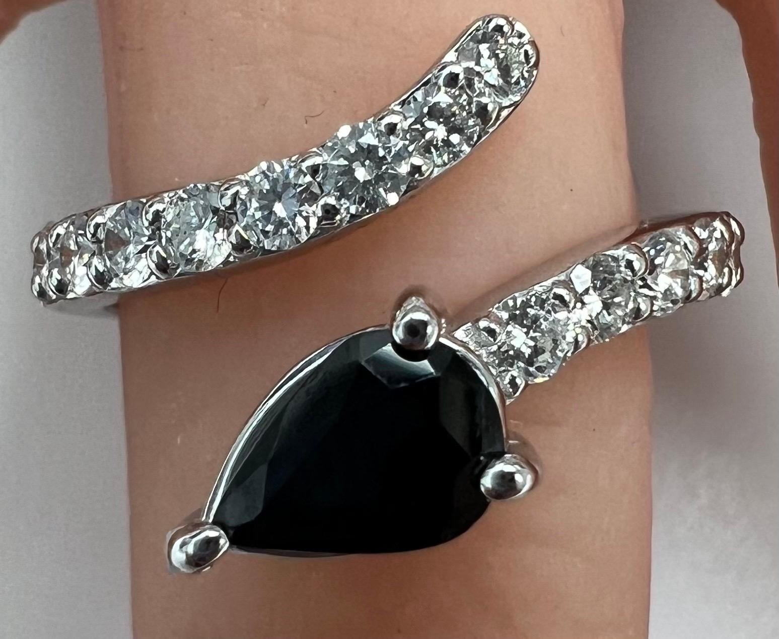Diamond & Blue Sapphire Ring in 14K White Gold with Natural Diamonds. 1.00ct Sap For Sale 1