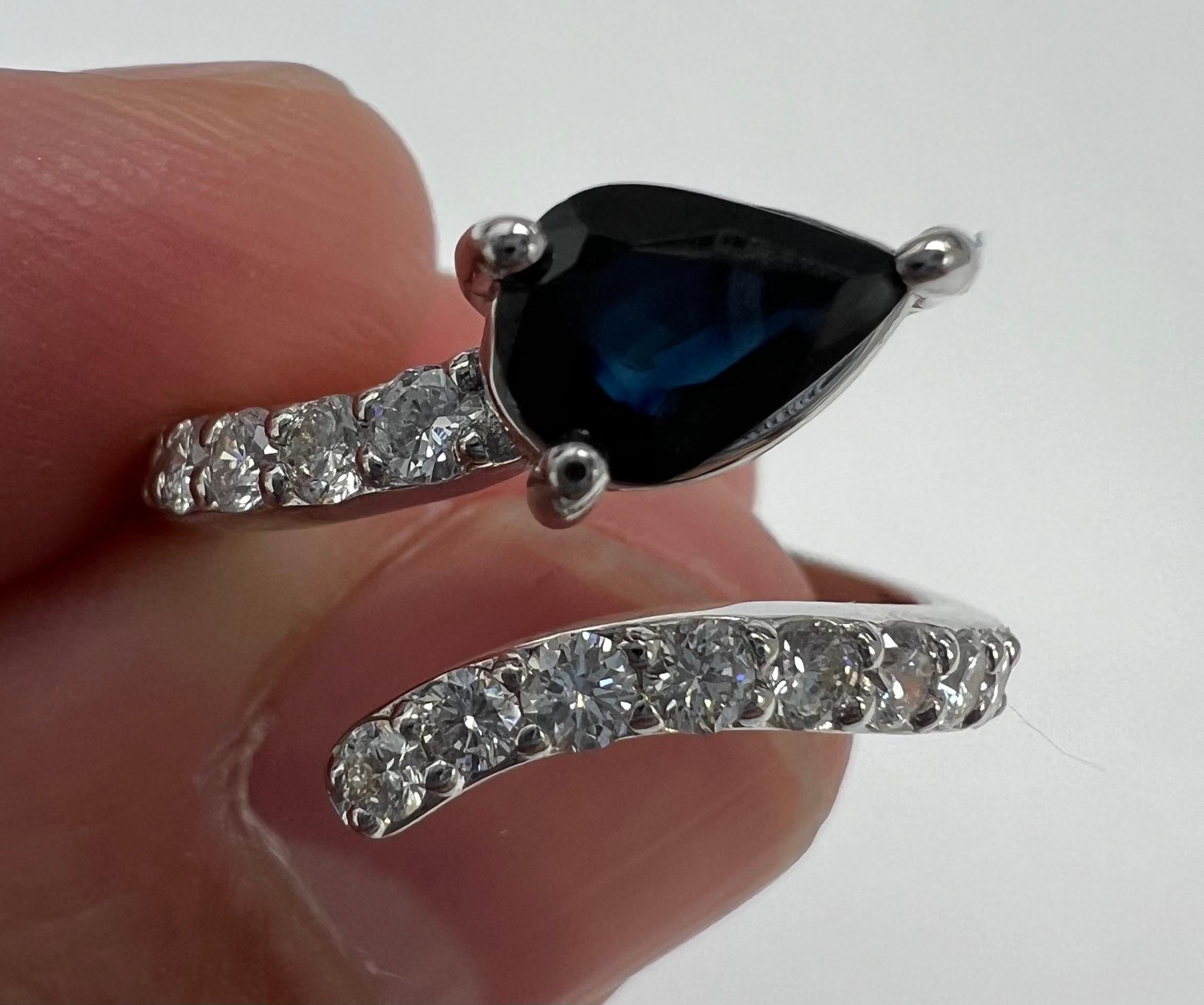 Diamond & Blue Sapphire Ring in 14K White Gold with Natural Diamonds. 1.00ct Sap For Sale 2