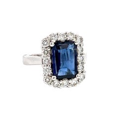 Diamond & Blue Sapphire Ring in 18K White Gold with Natural Diamonds. 3.20ct Sap