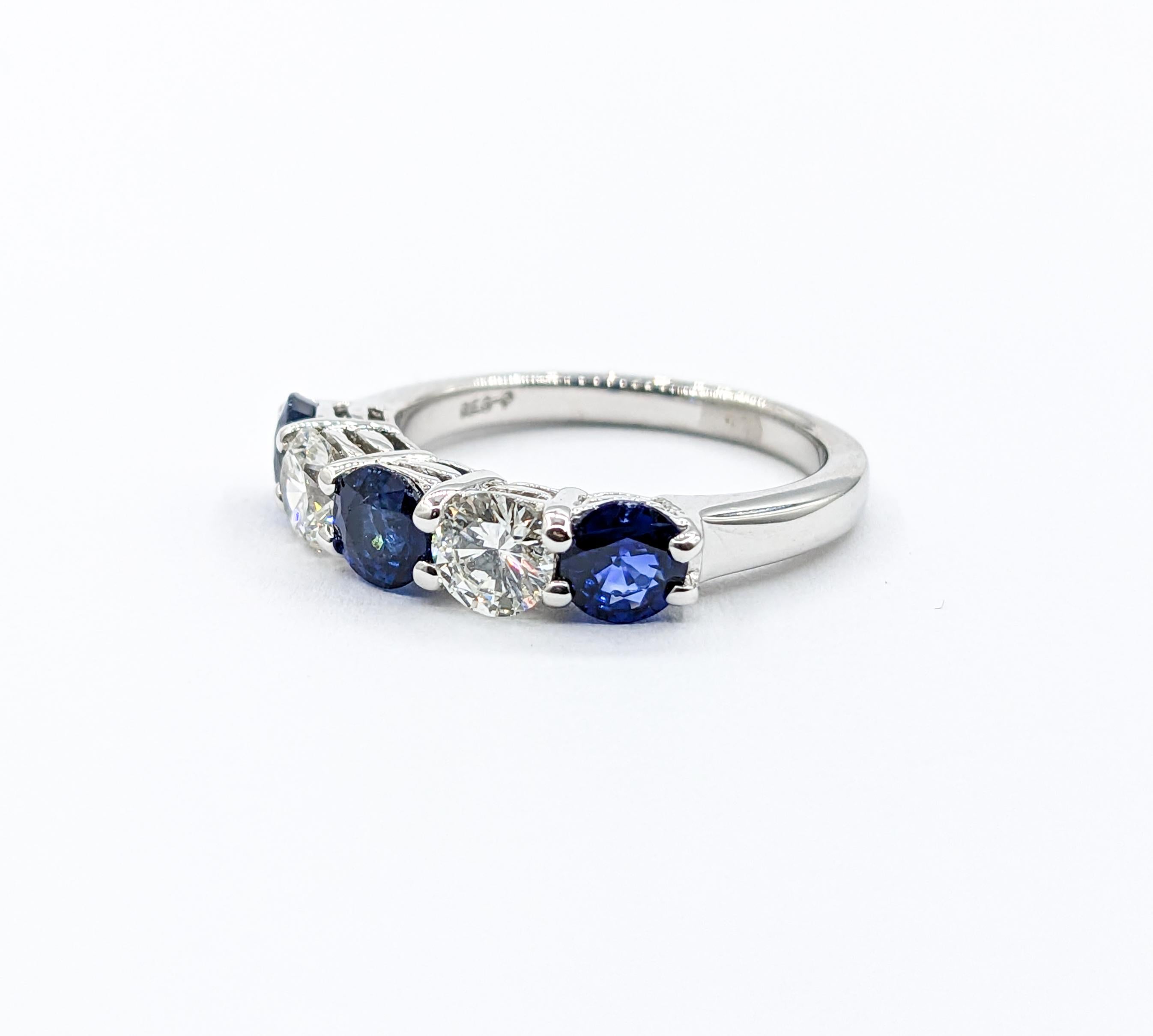 Diamond & Blue Sapphire Ring in Platinum For Sale 4