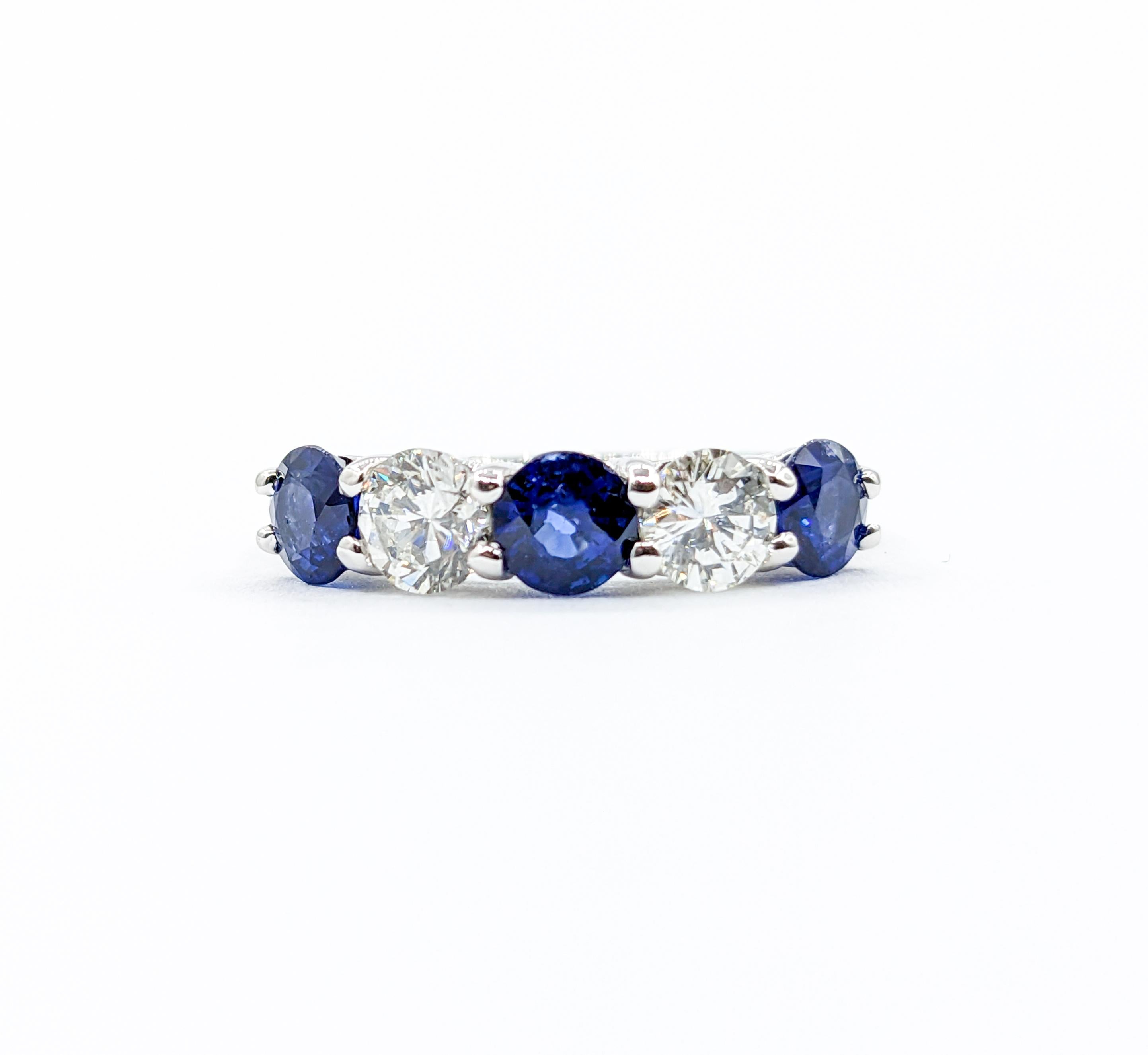 Diamond & Blue Sapphire Ring in Platinum For Sale 5