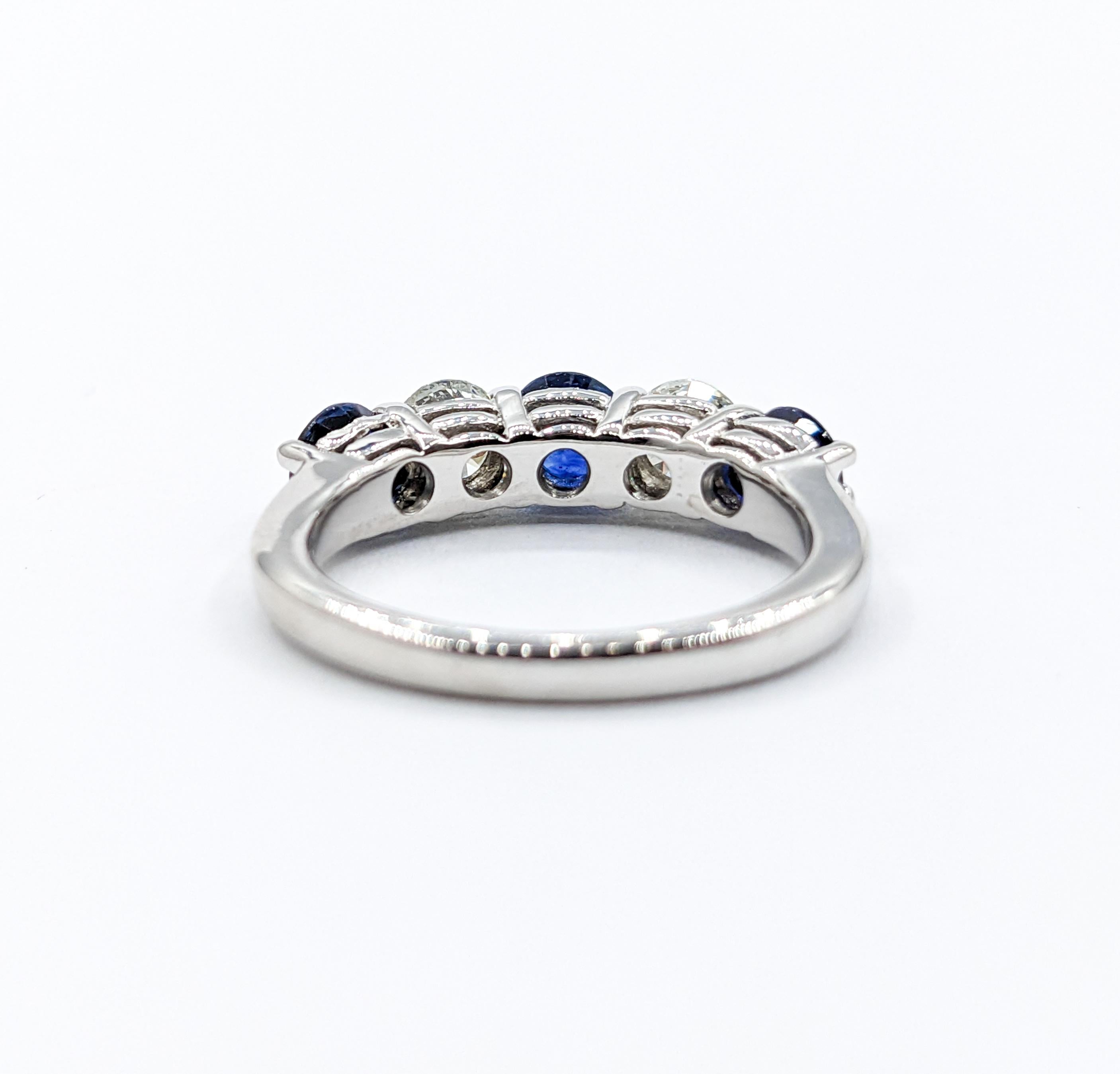 Diamond & Blue Sapphire Ring in Platinum For Sale 2