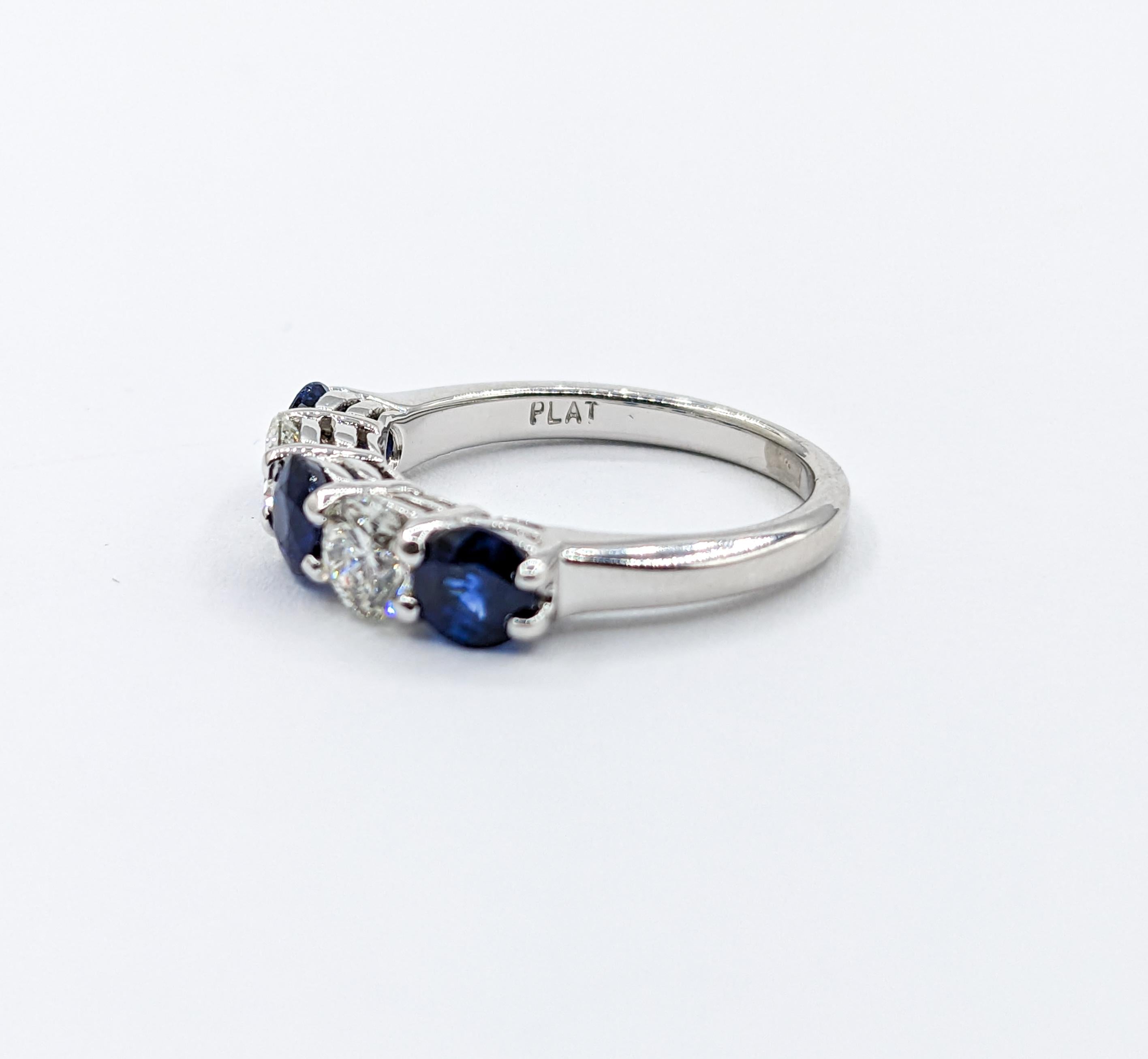 Diamond & Blue Sapphire Ring in Platinum For Sale 3