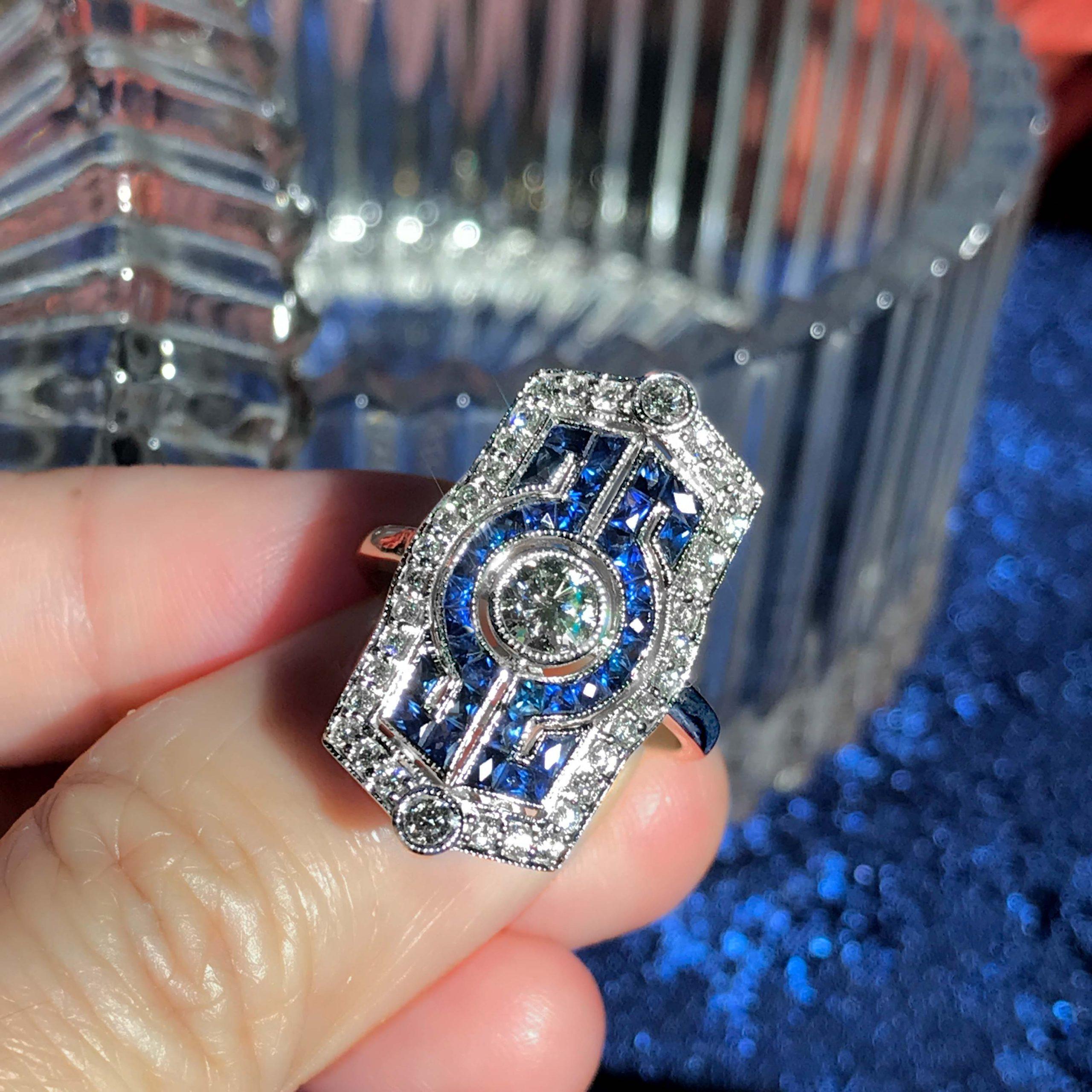 Diamant & Blauer Saphir Vintage inspiriert Art Deco Stil Weißgold Dinner Ring im Angebot 3