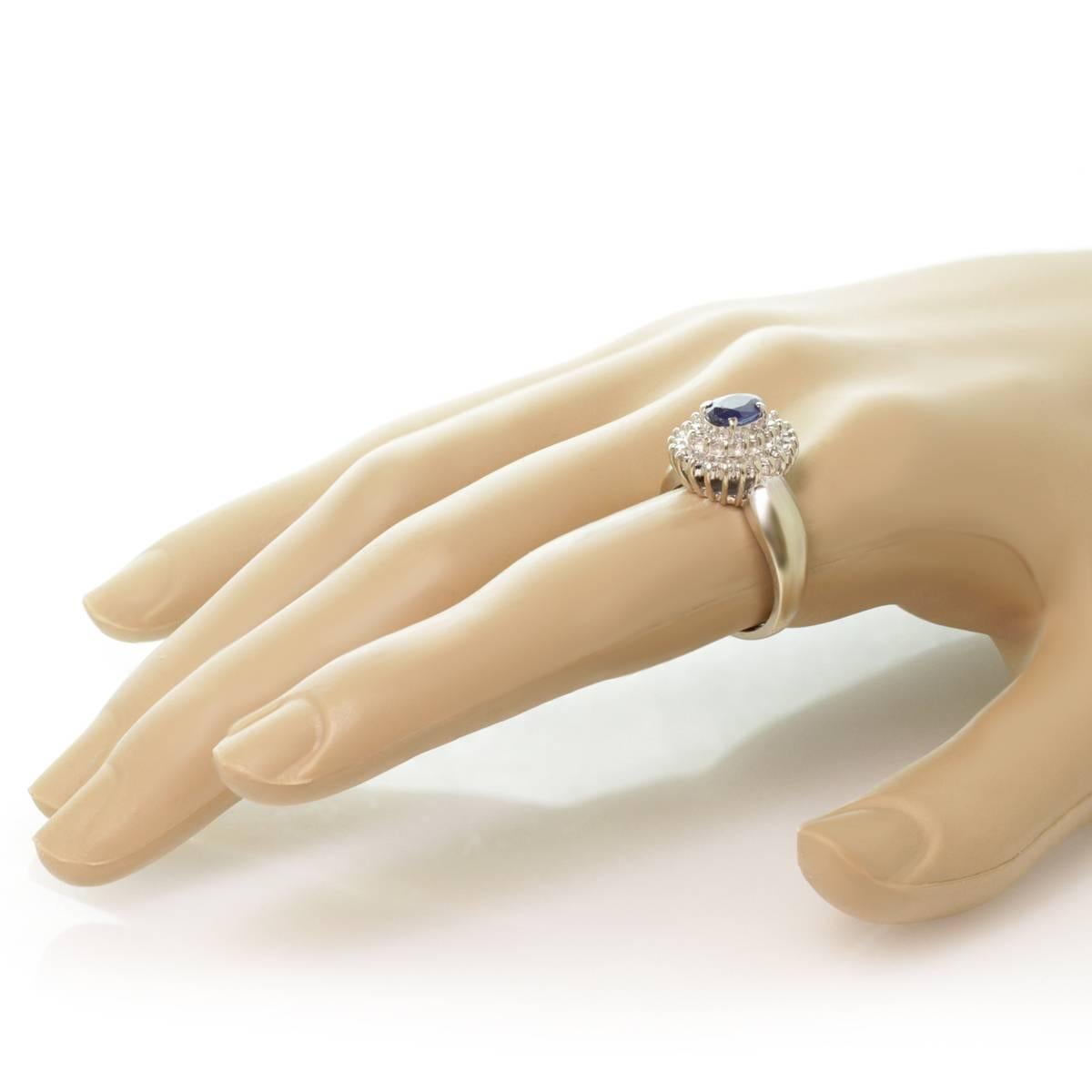 Brilliant Cut Diamond Blue Sapphire White Gold Ring For Sale