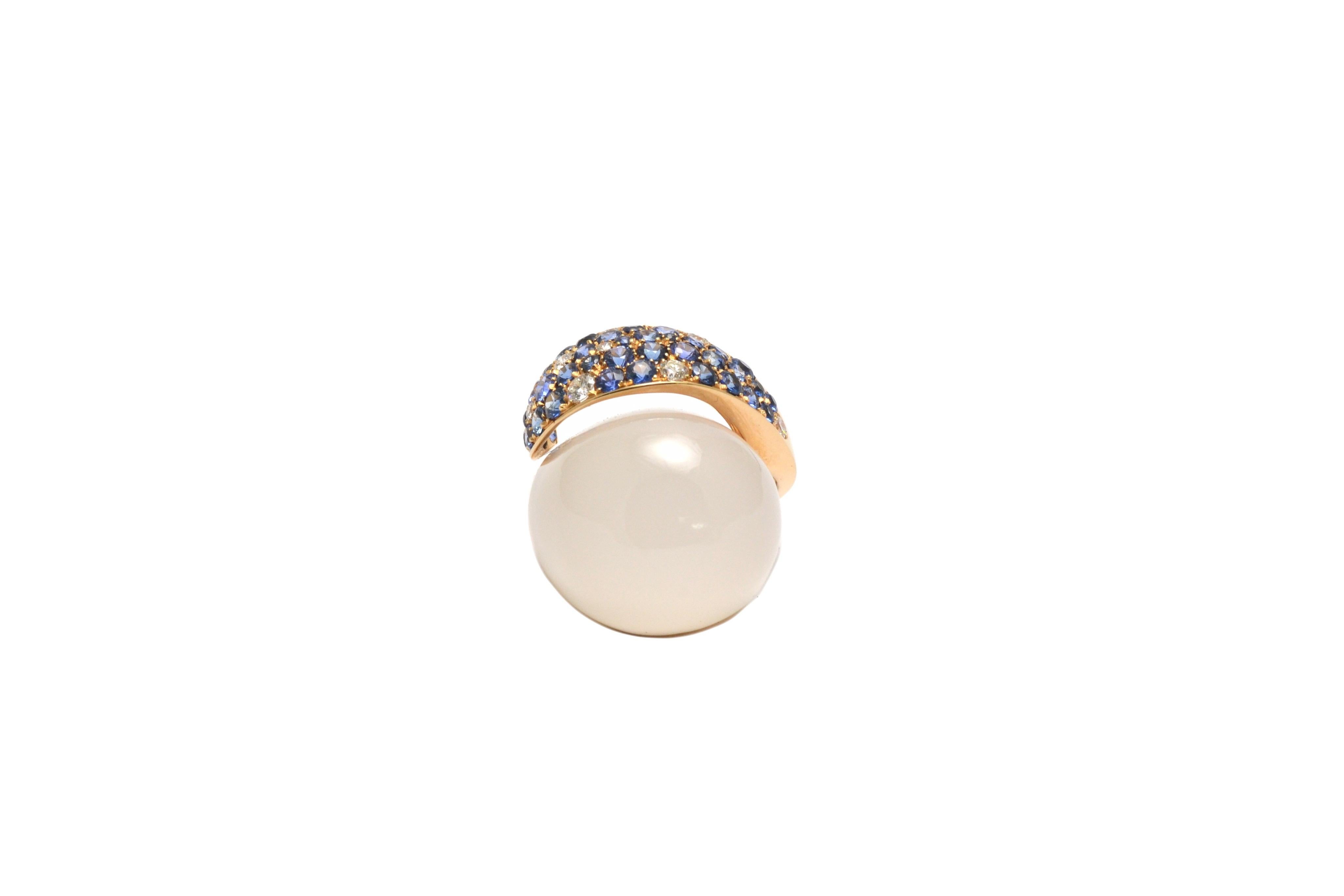 Contemporary Diamond Blue Sapphire White Quartz 18 KT Rose Gold Made in Italy Moony Ring For Sale