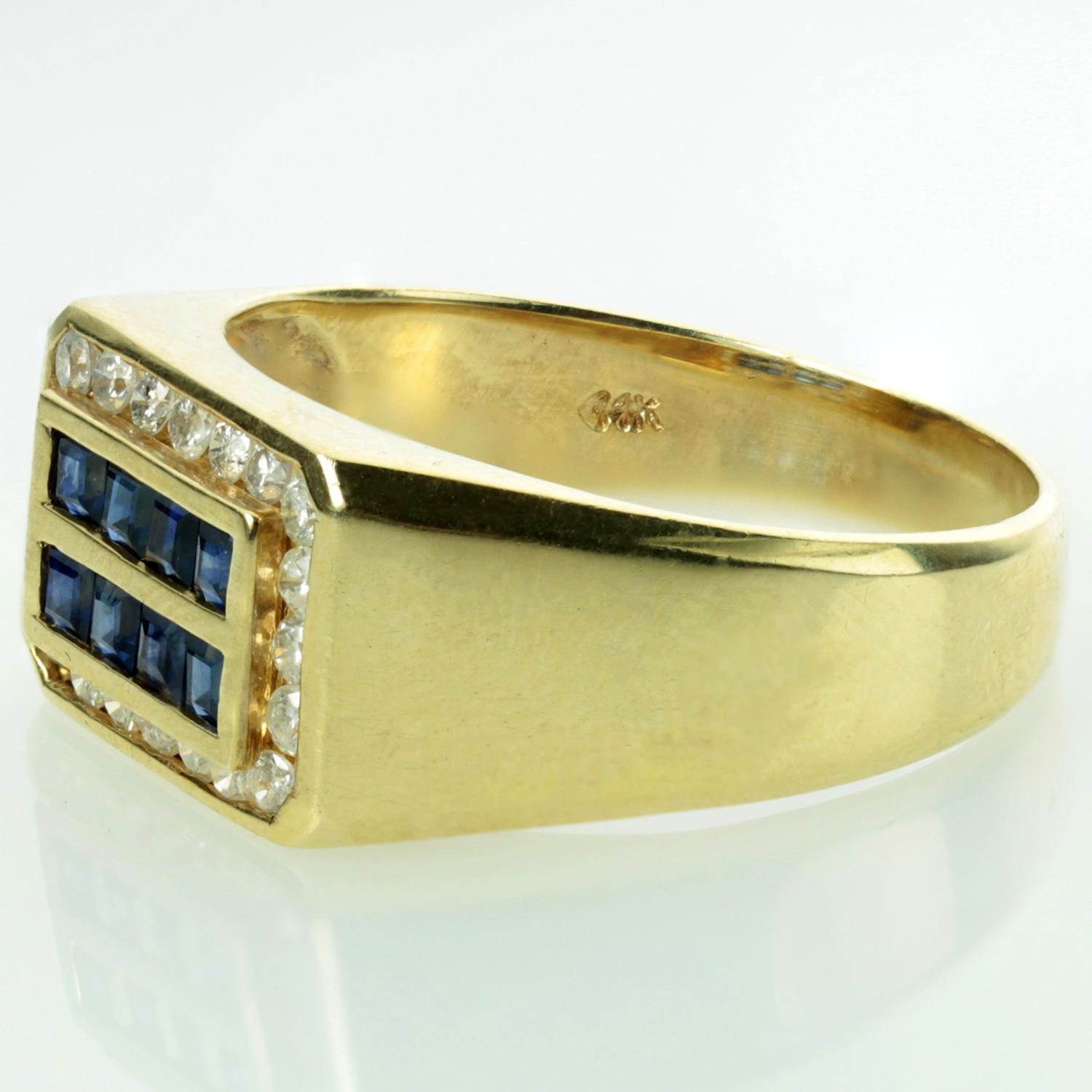 Diamond Blue Sapphire Yellow Gold Rectangular Men's Ring In Good Condition In New York, NY