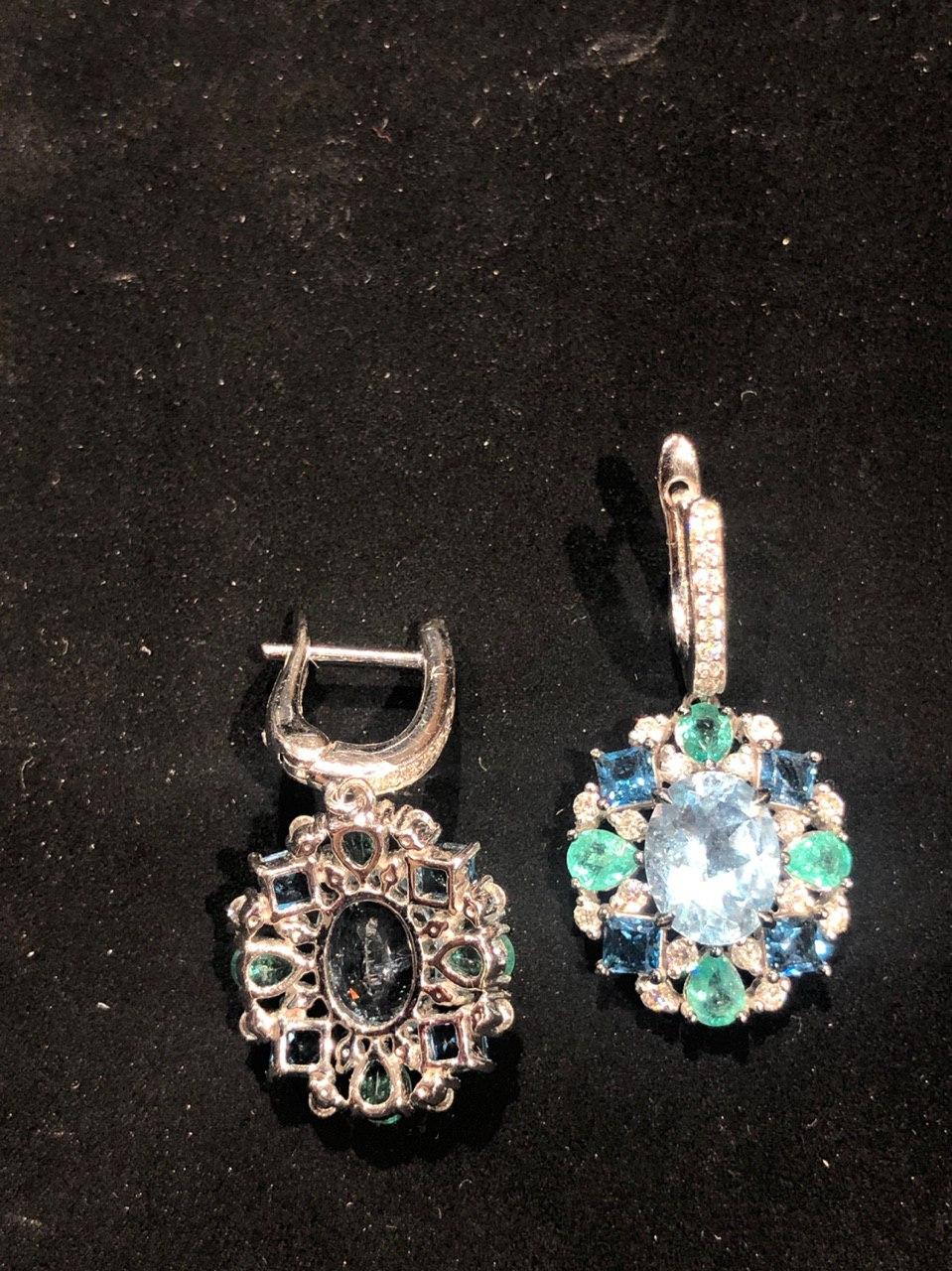 Diamond Blue Topaz Rare Emerald 18 Karat White Gold Dangle Drop Earrings In New Condition For Sale In Montreux, CH